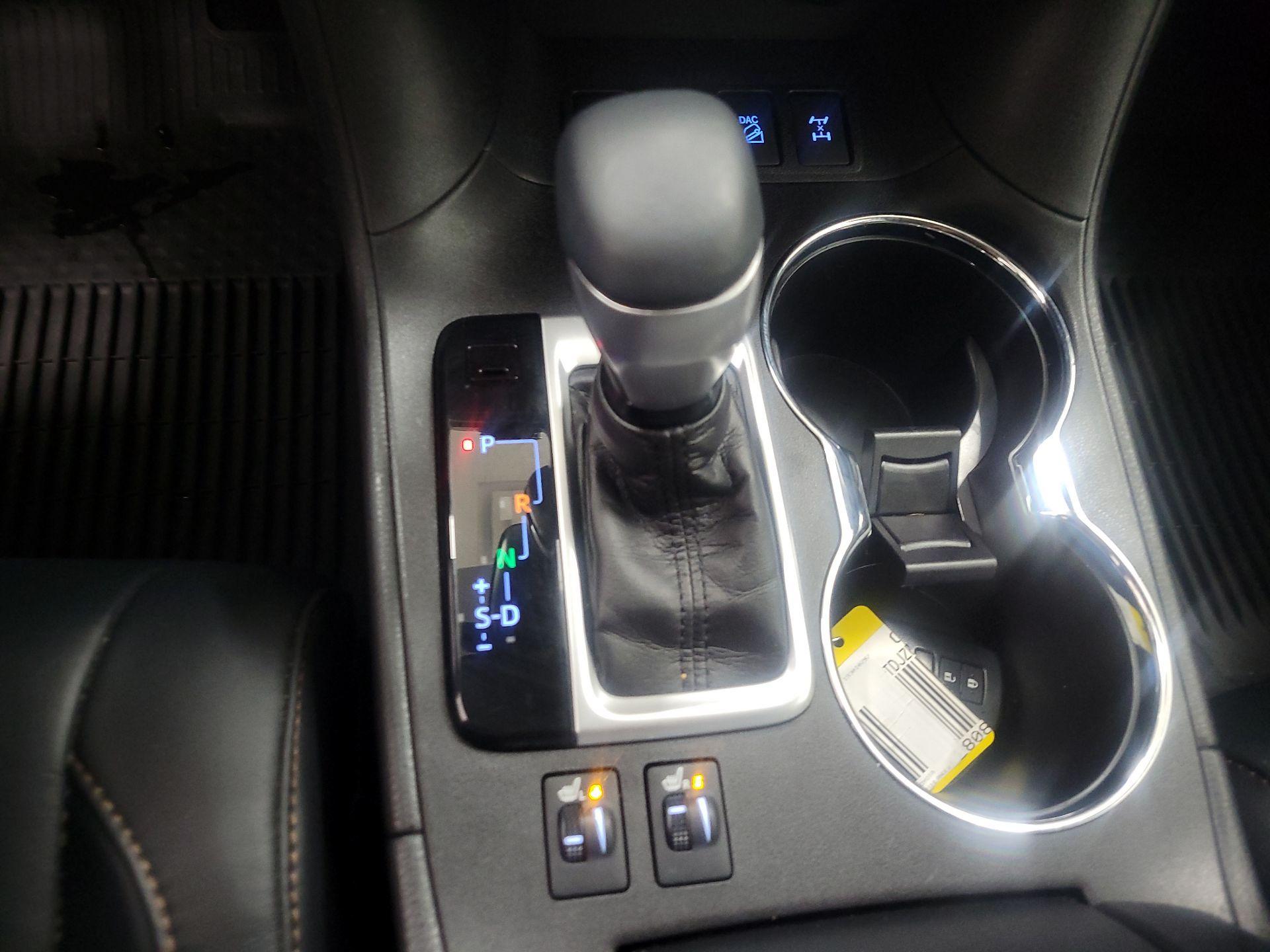 Thumbnail: 2018 Toyota Highlander - 18