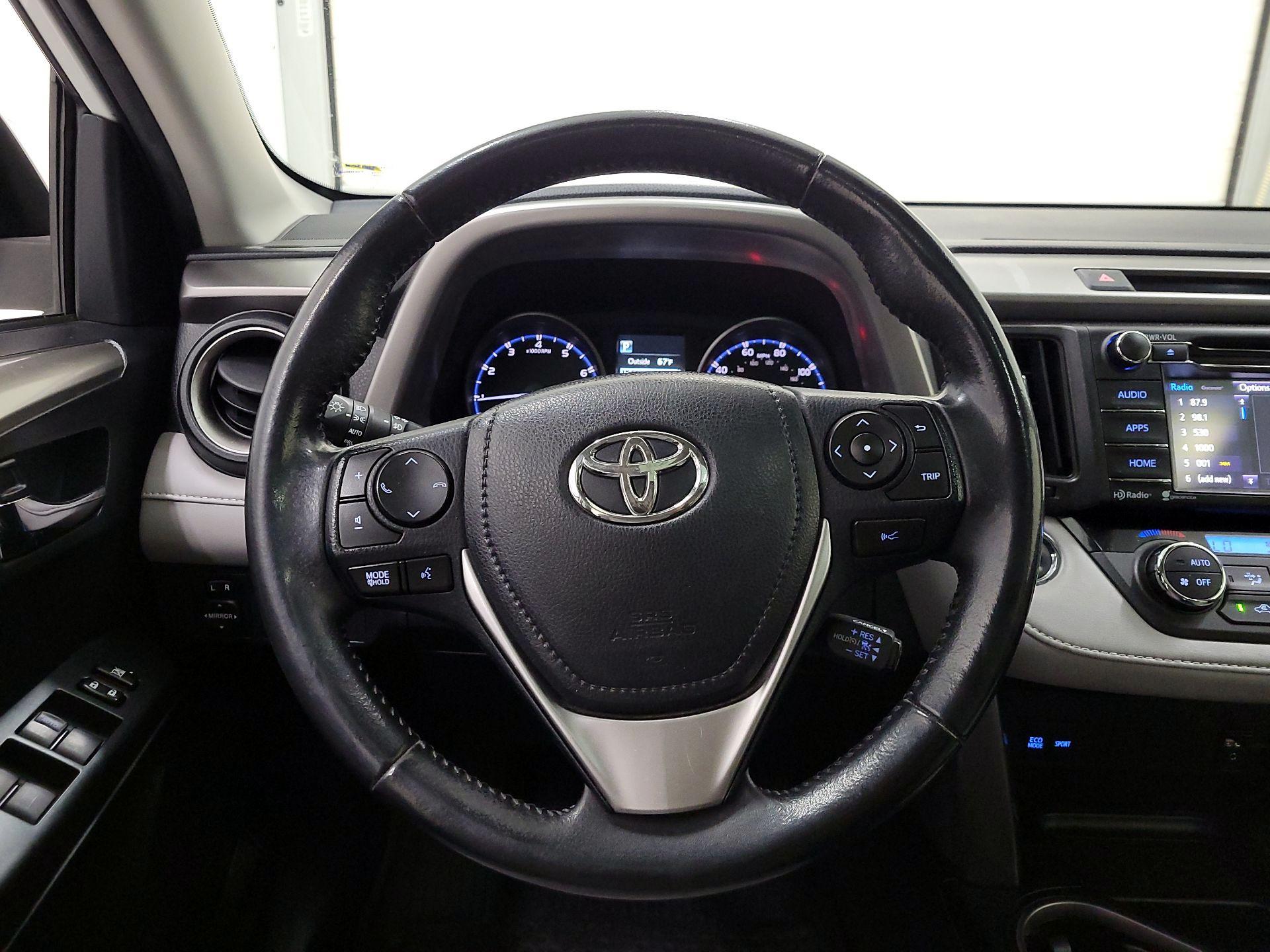 Thumbnail: 2018 Toyota RAV4 - 10