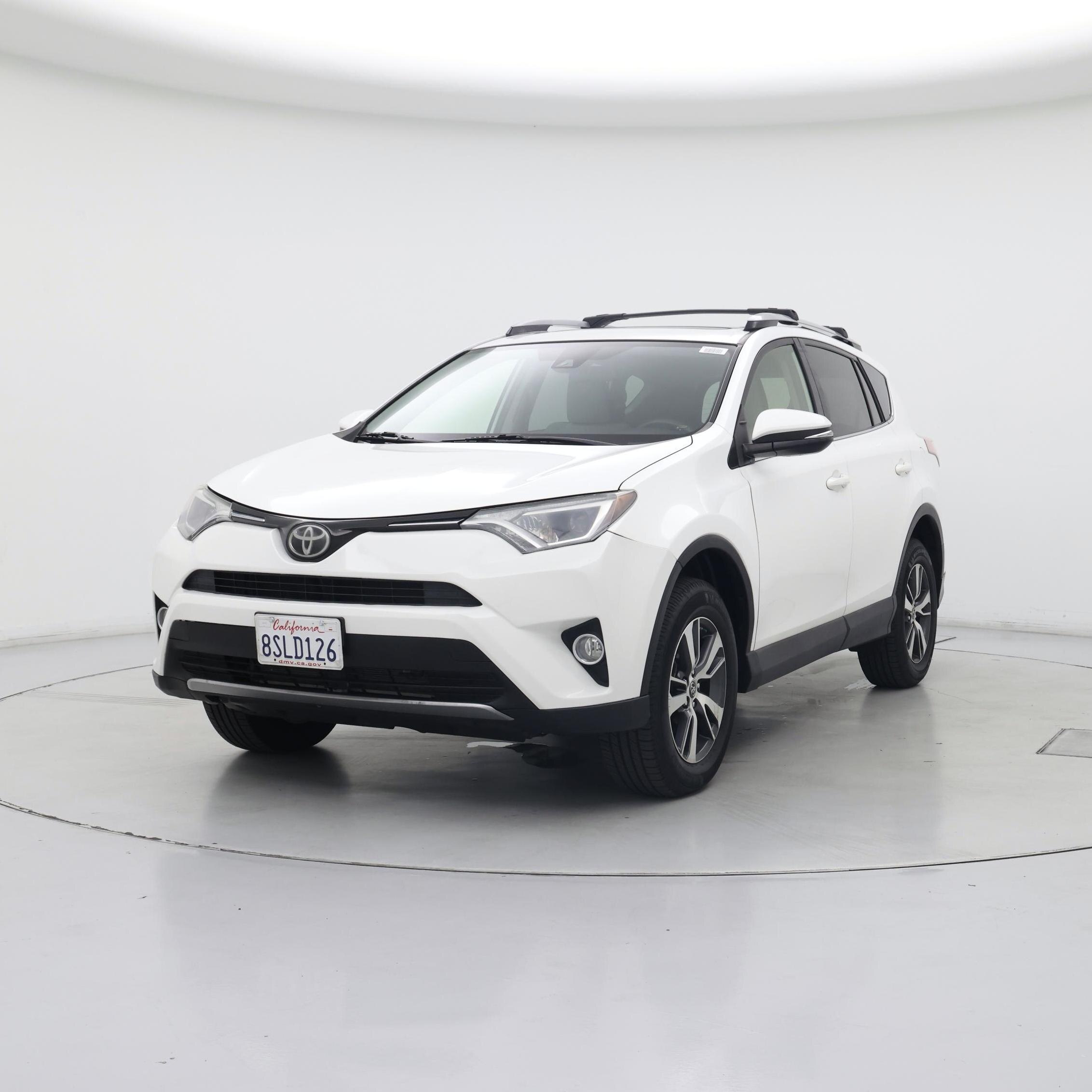 Thumbnail: 2018 Toyota RAV4 - 4
