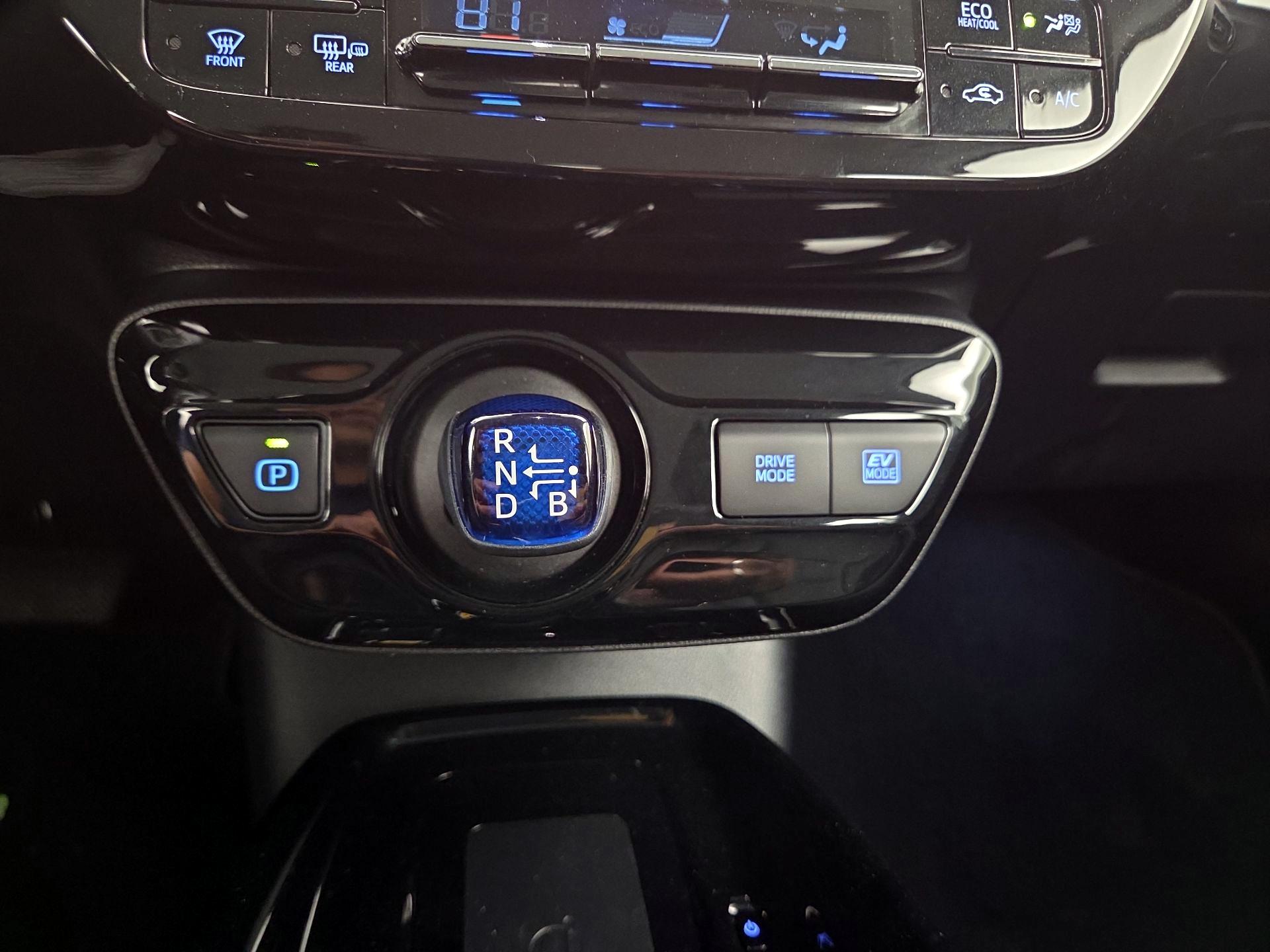 Thumbnail: 2022 Toyota Prius - 17