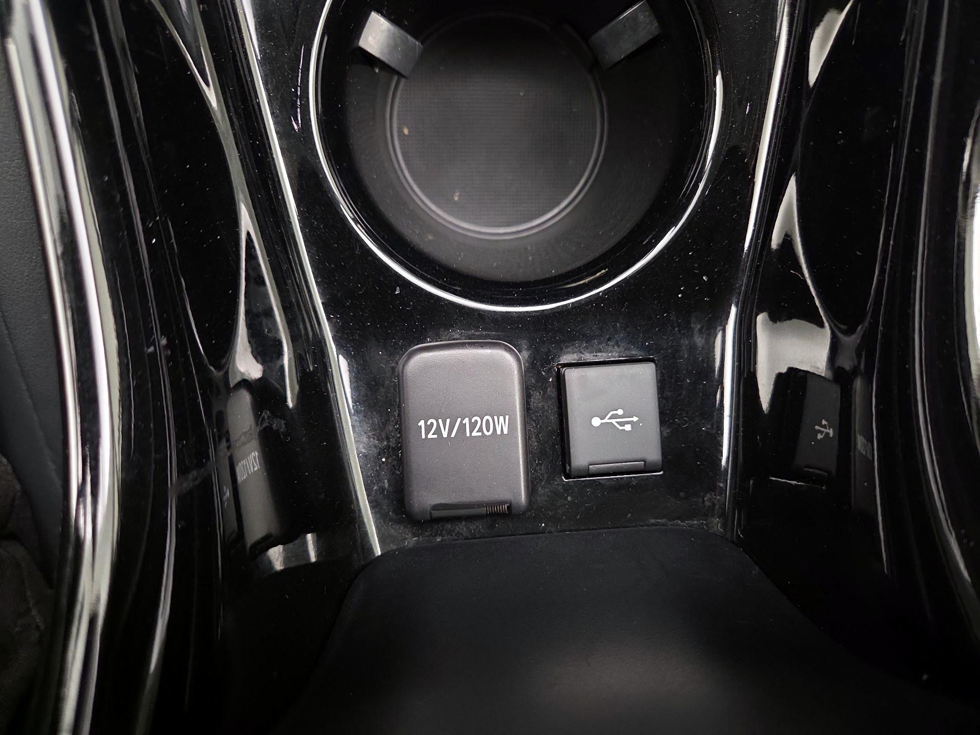 Thumbnail: 2022 Toyota Prius - 18