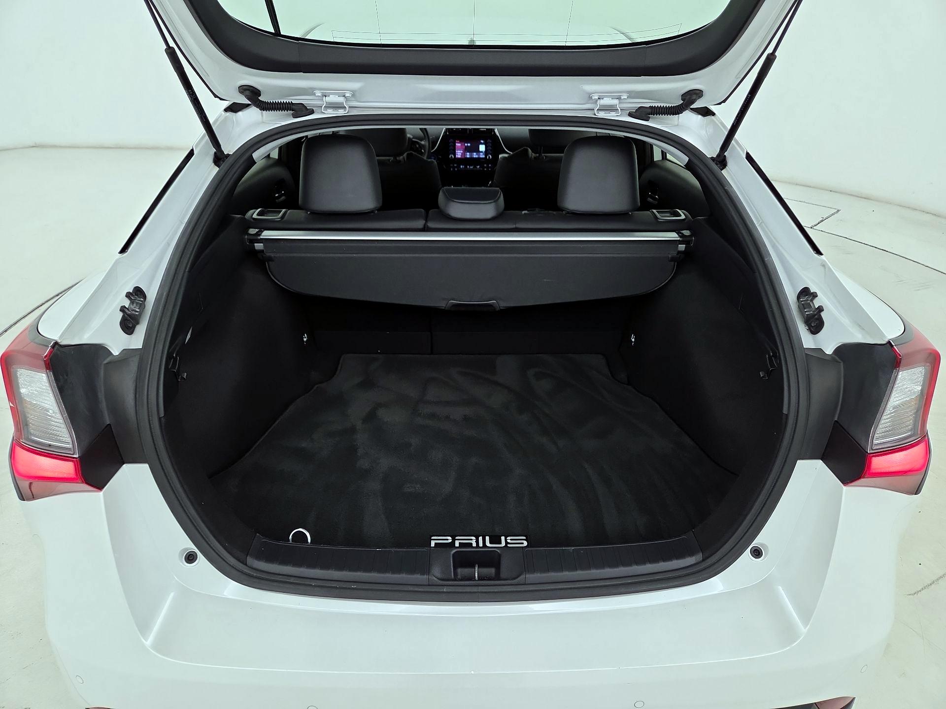 Thumbnail: 2022 Toyota Prius - 20