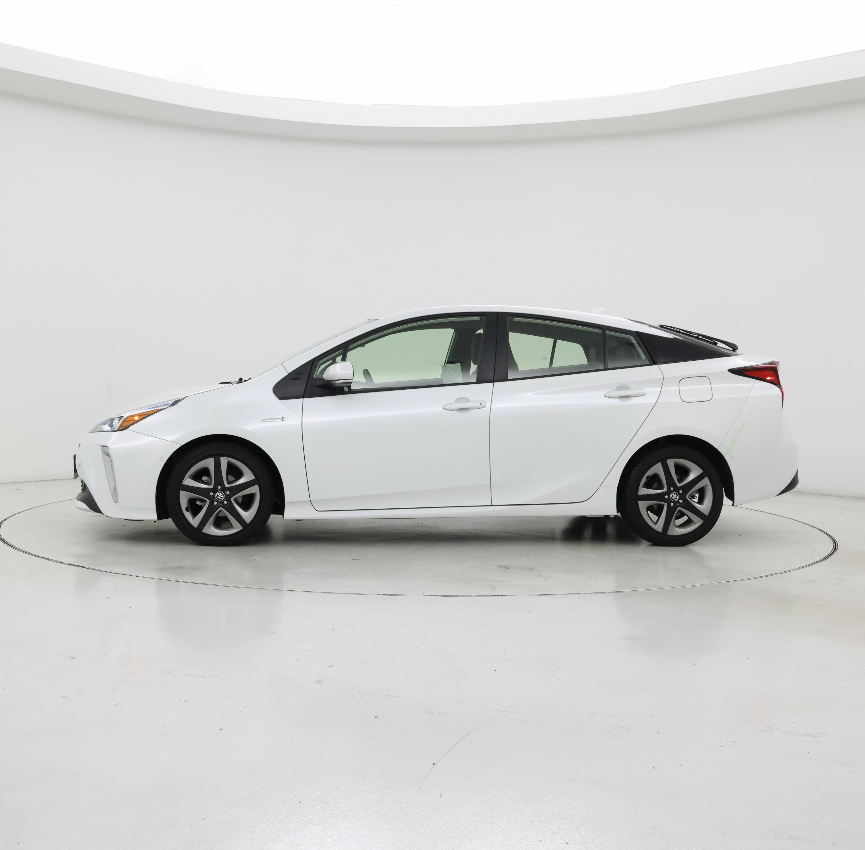 Thumbnail: 2022 Toyota Prius - 3