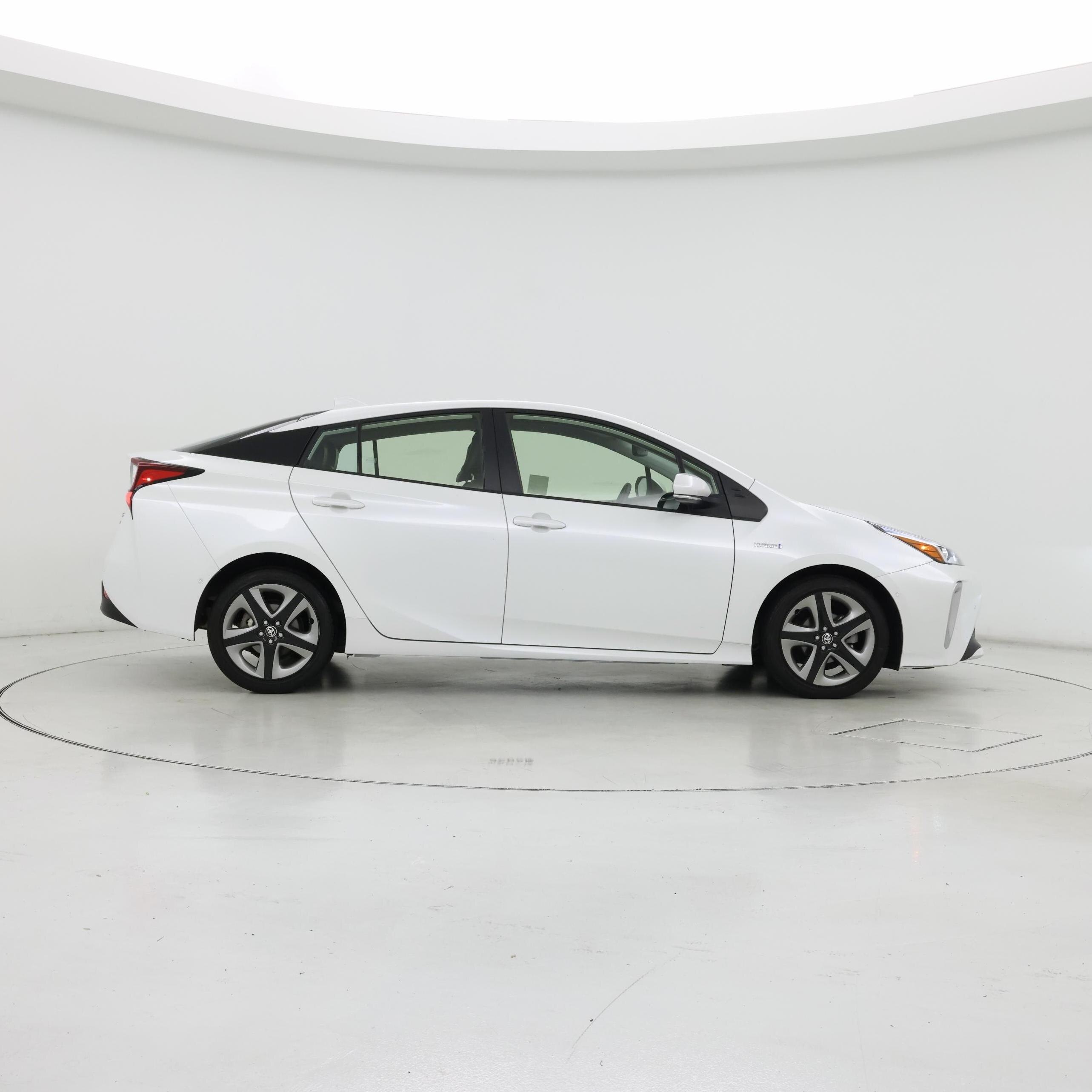 Thumbnail: 2022 Toyota Prius - 7
