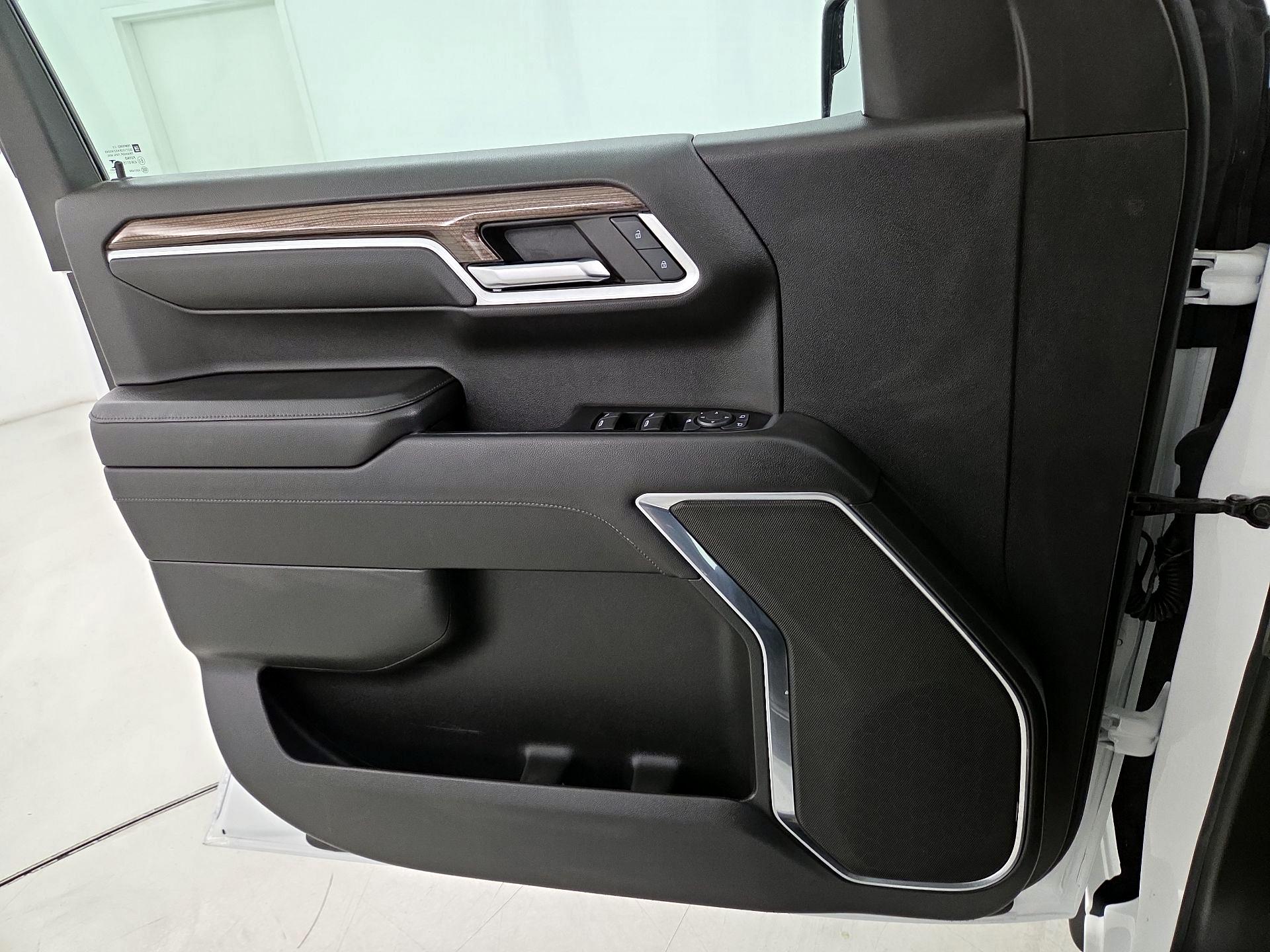 Thumbnail: 2022 Chevrolet Silverado 1500 - 12