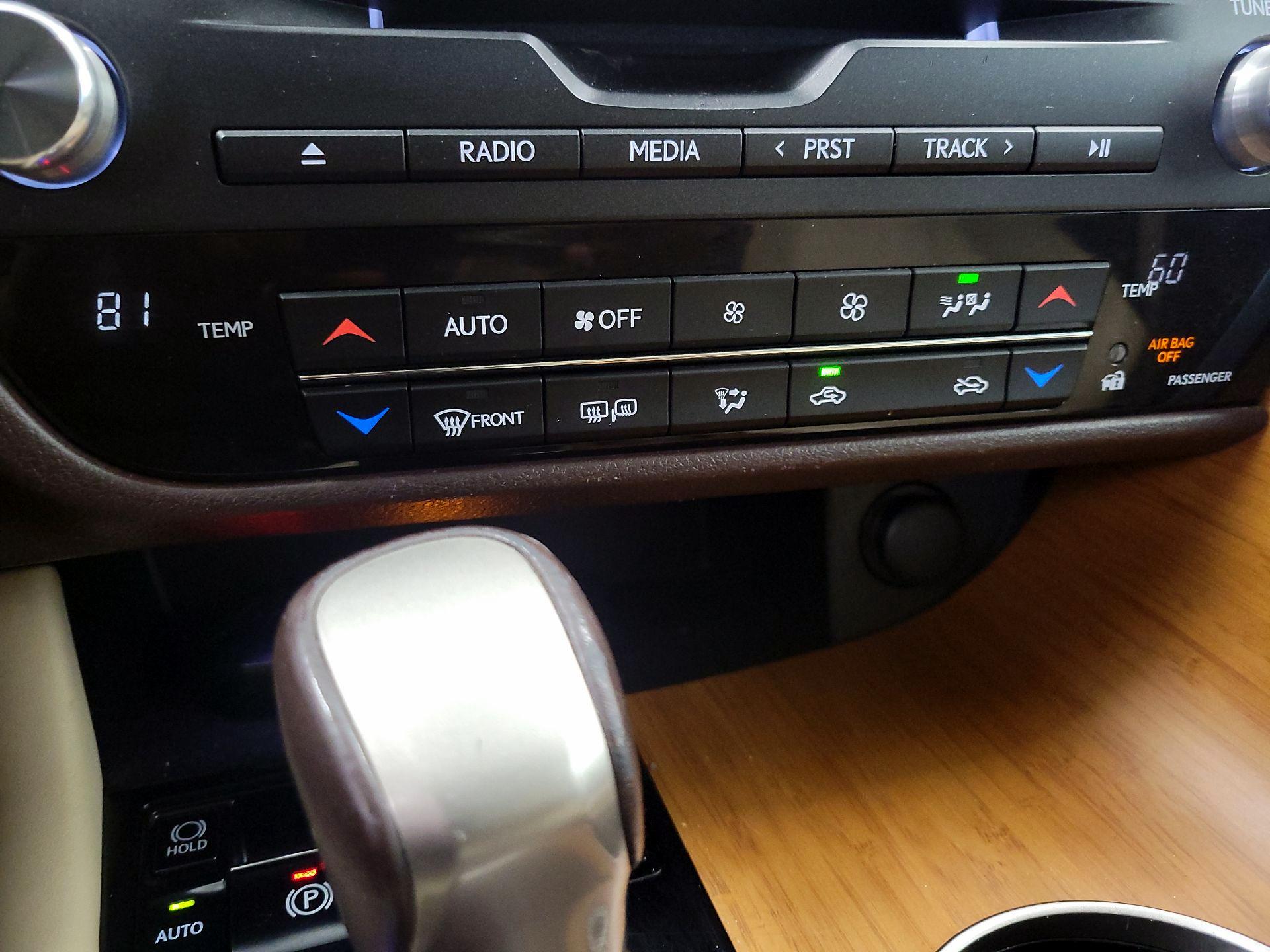 Thumbnail: 2016 Lexus RX - 16