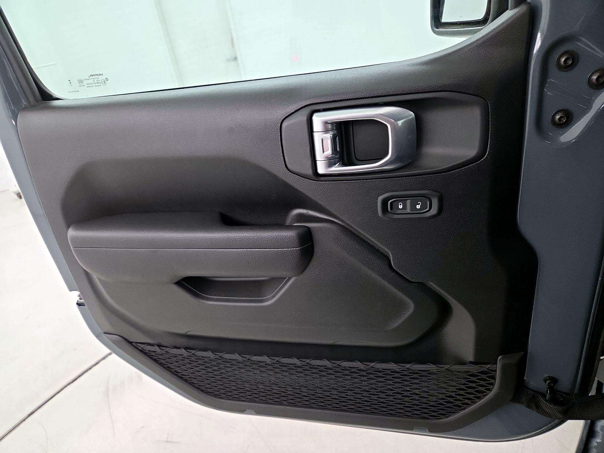 Thumbnail: 2025 Jeep Wrangler - 12