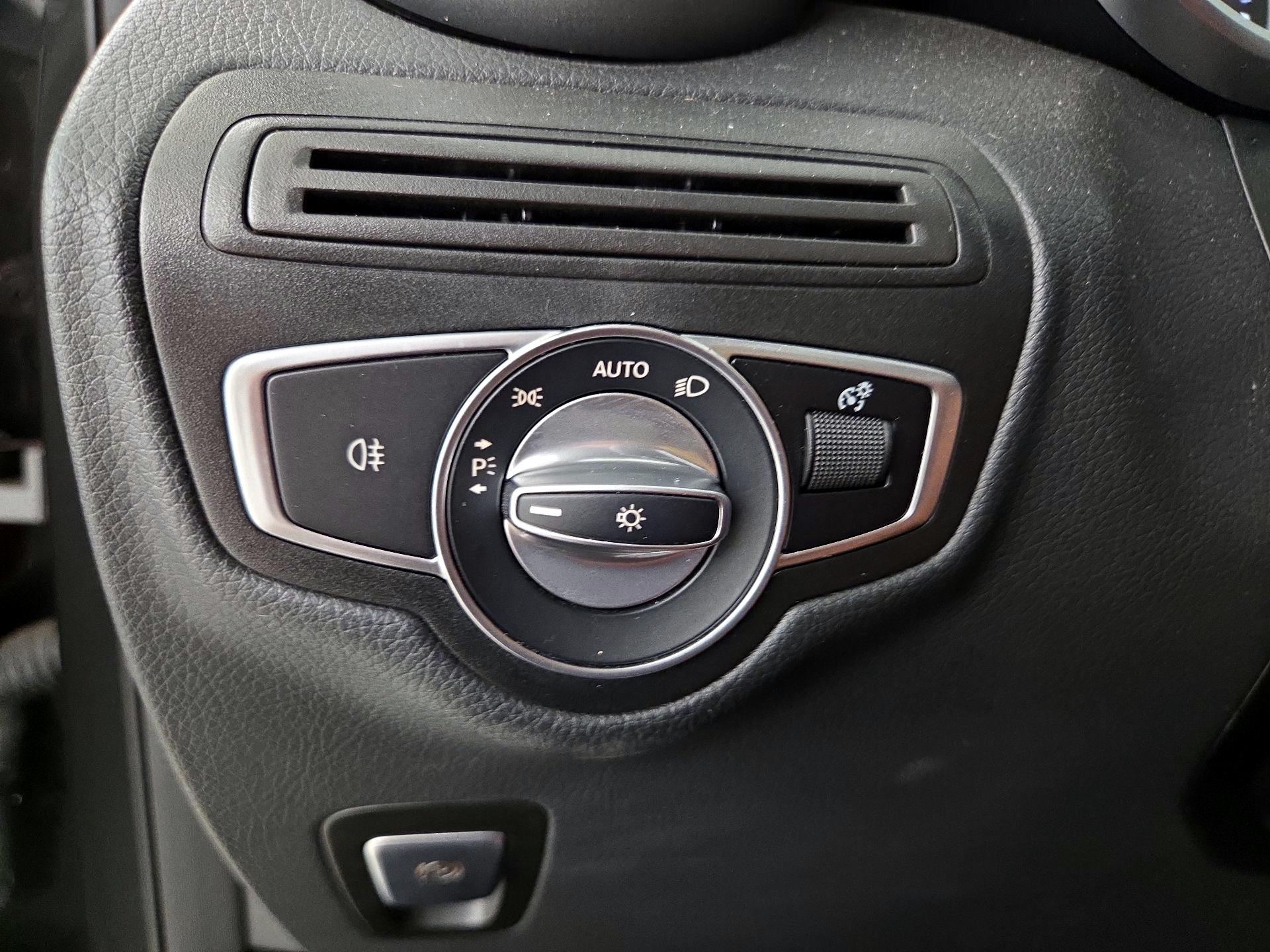 Thumbnail: 2021 Mercedes-Benz GLC - 13