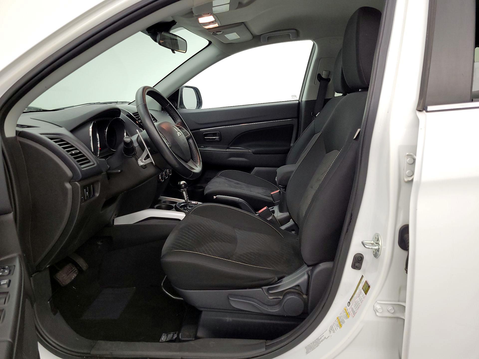 Thumbnail: 2014 Mitsubishi Outlander Sport - 11