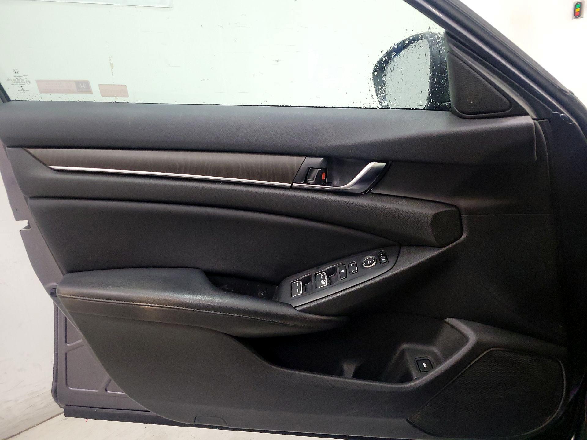 Thumbnail: 2018 Honda Accord - 12