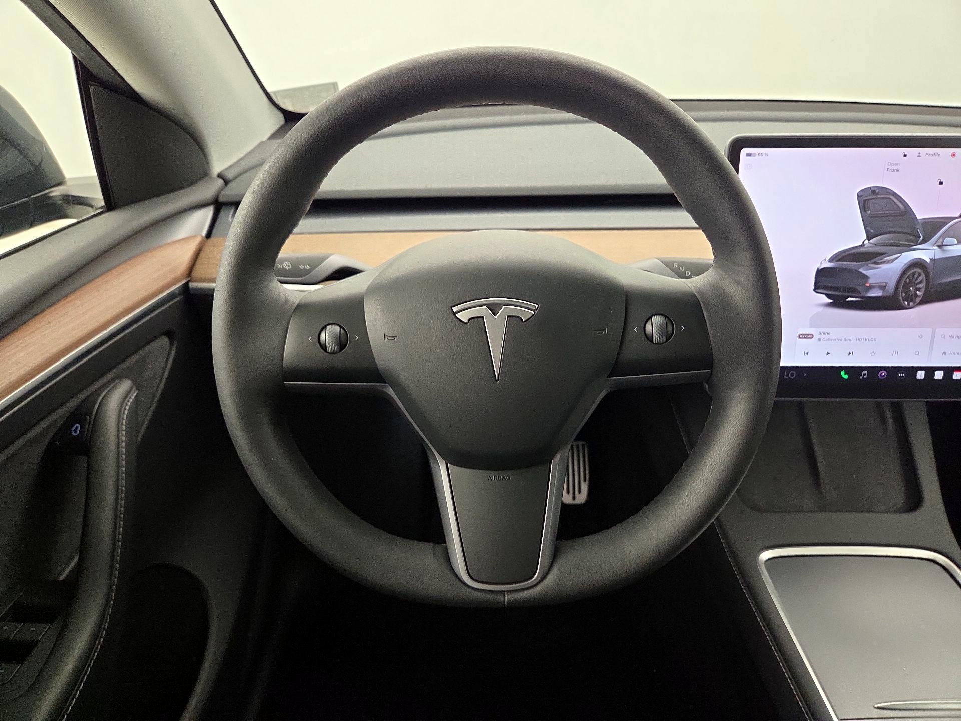 Thumbnail: 2023 Tesla Model Y - 10