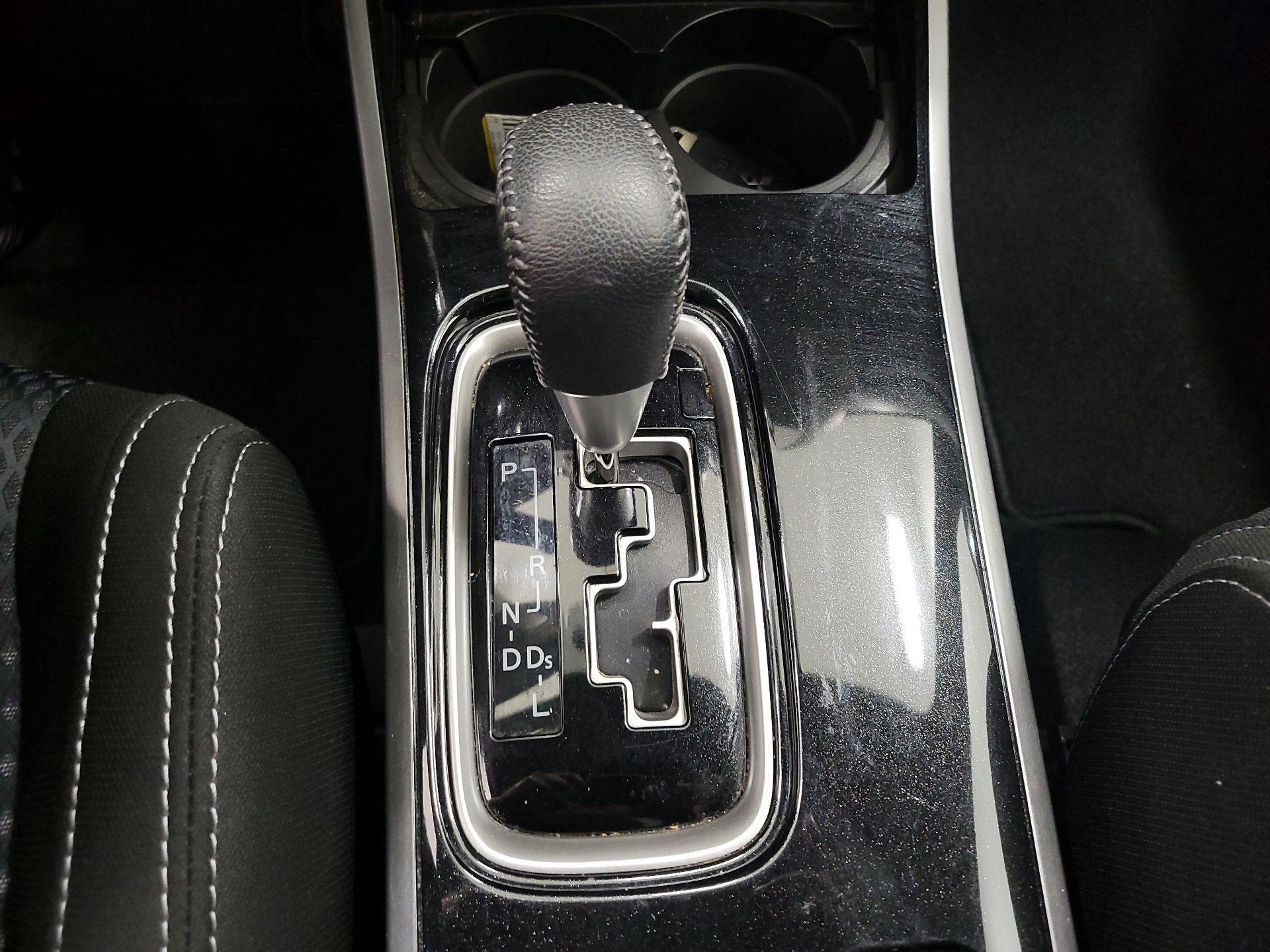 Thumbnail: 2018 Mitsubishi Outlander - 17