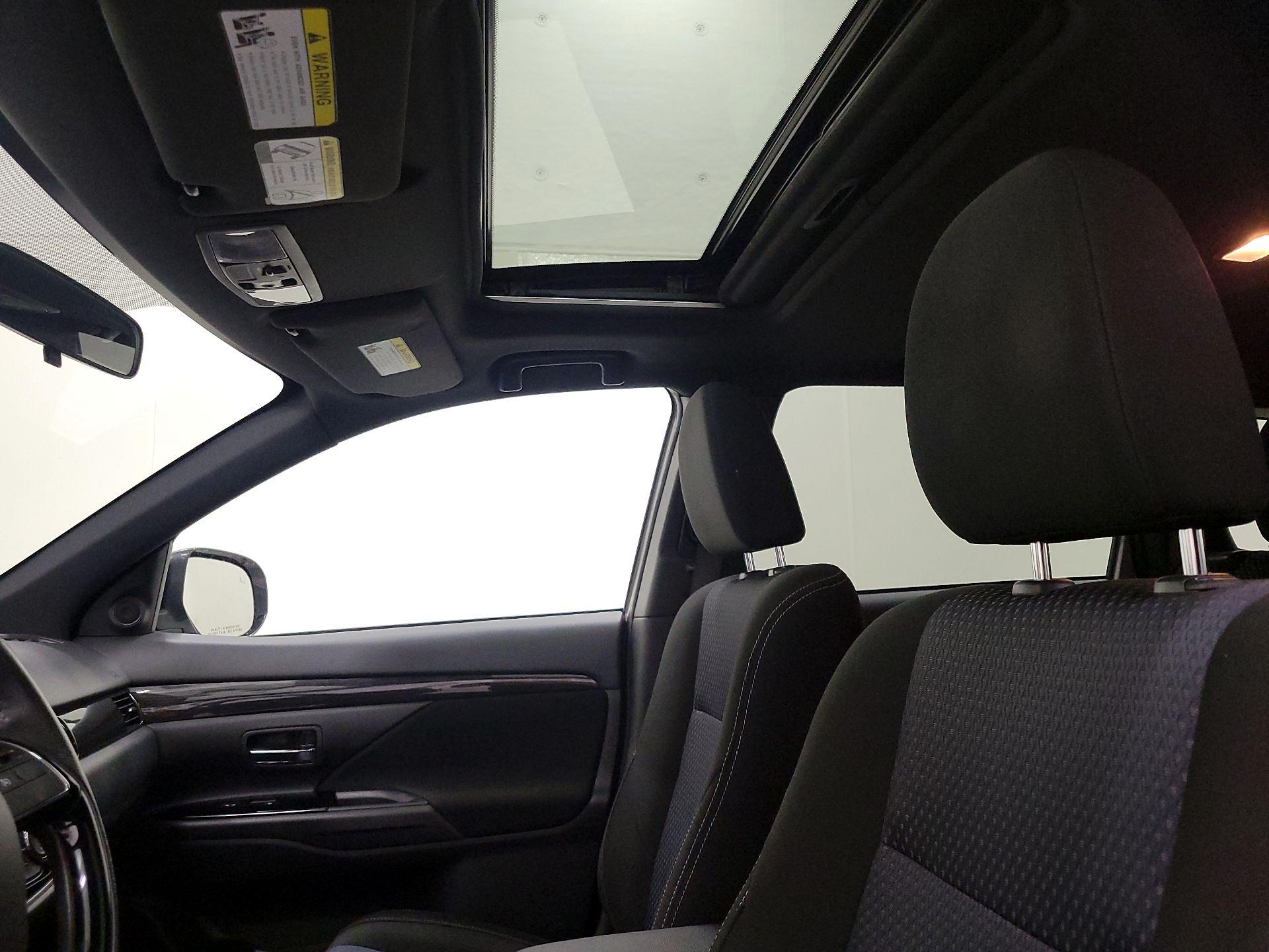 Thumbnail: 2018 Mitsubishi Outlander - 19