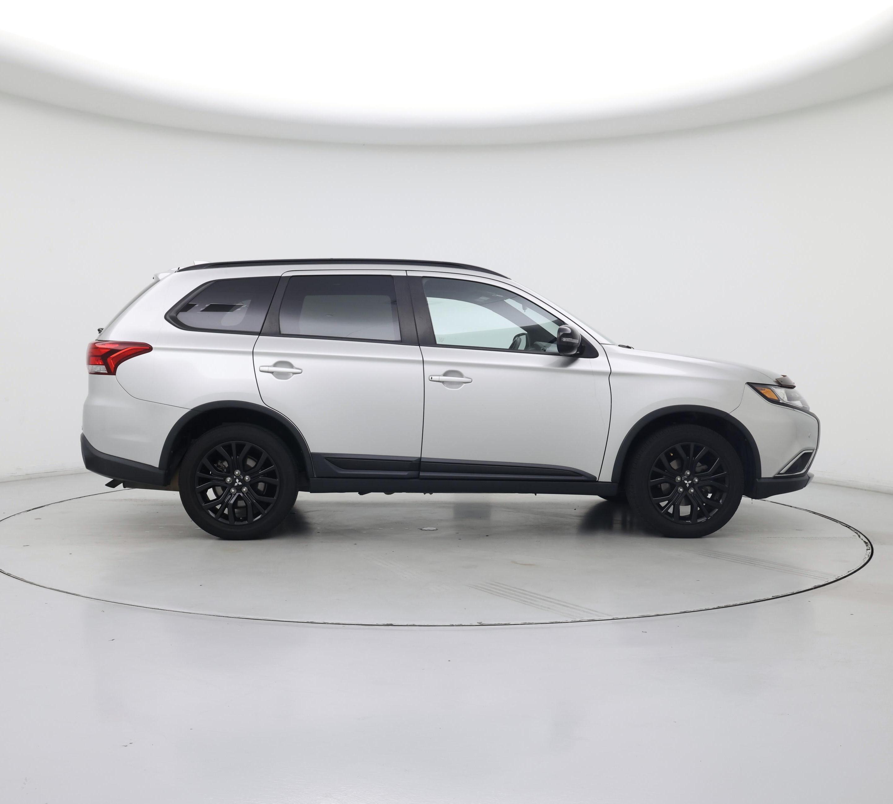 Thumbnail: 2018 Mitsubishi Outlander - 7