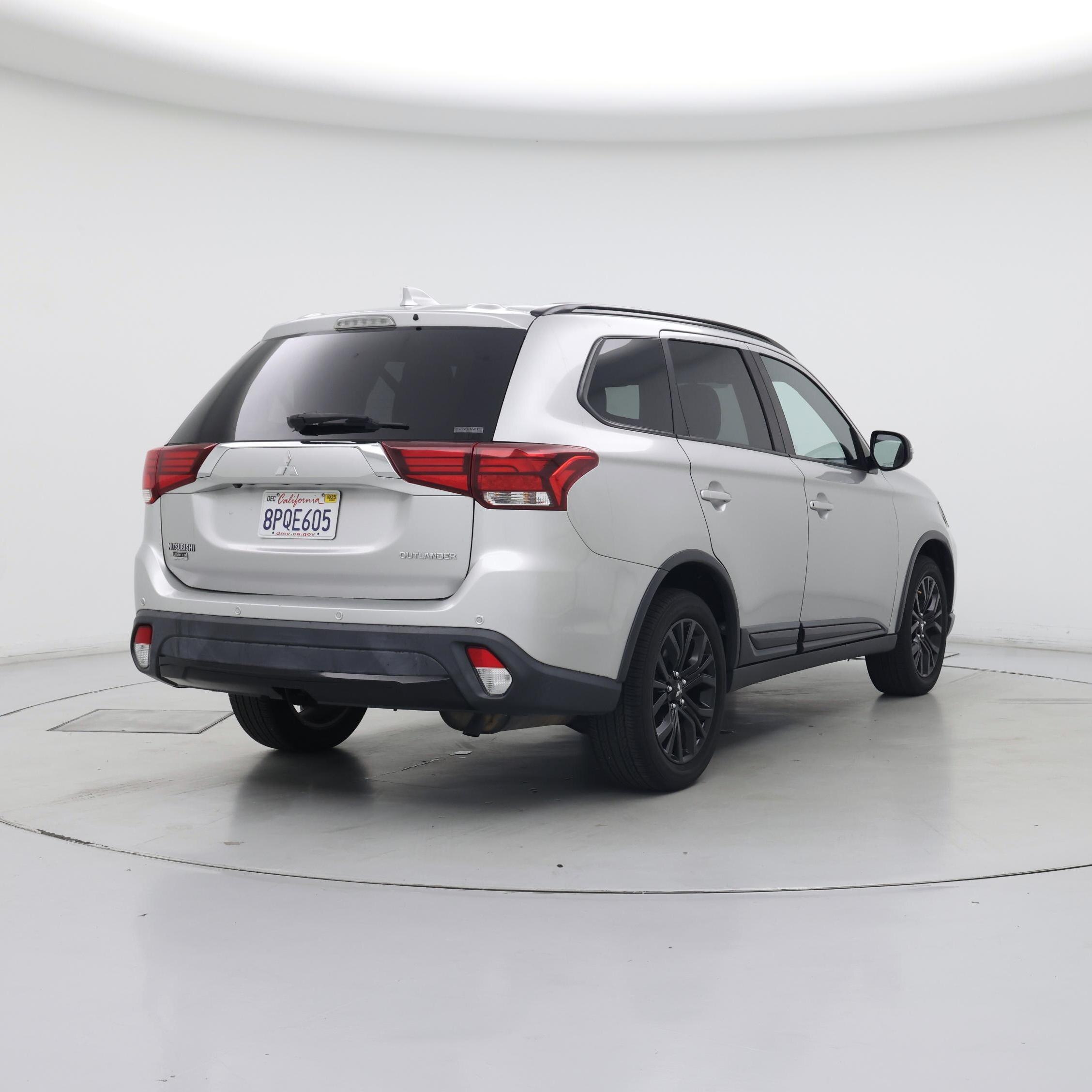 Thumbnail: 2018 Mitsubishi Outlander - 8