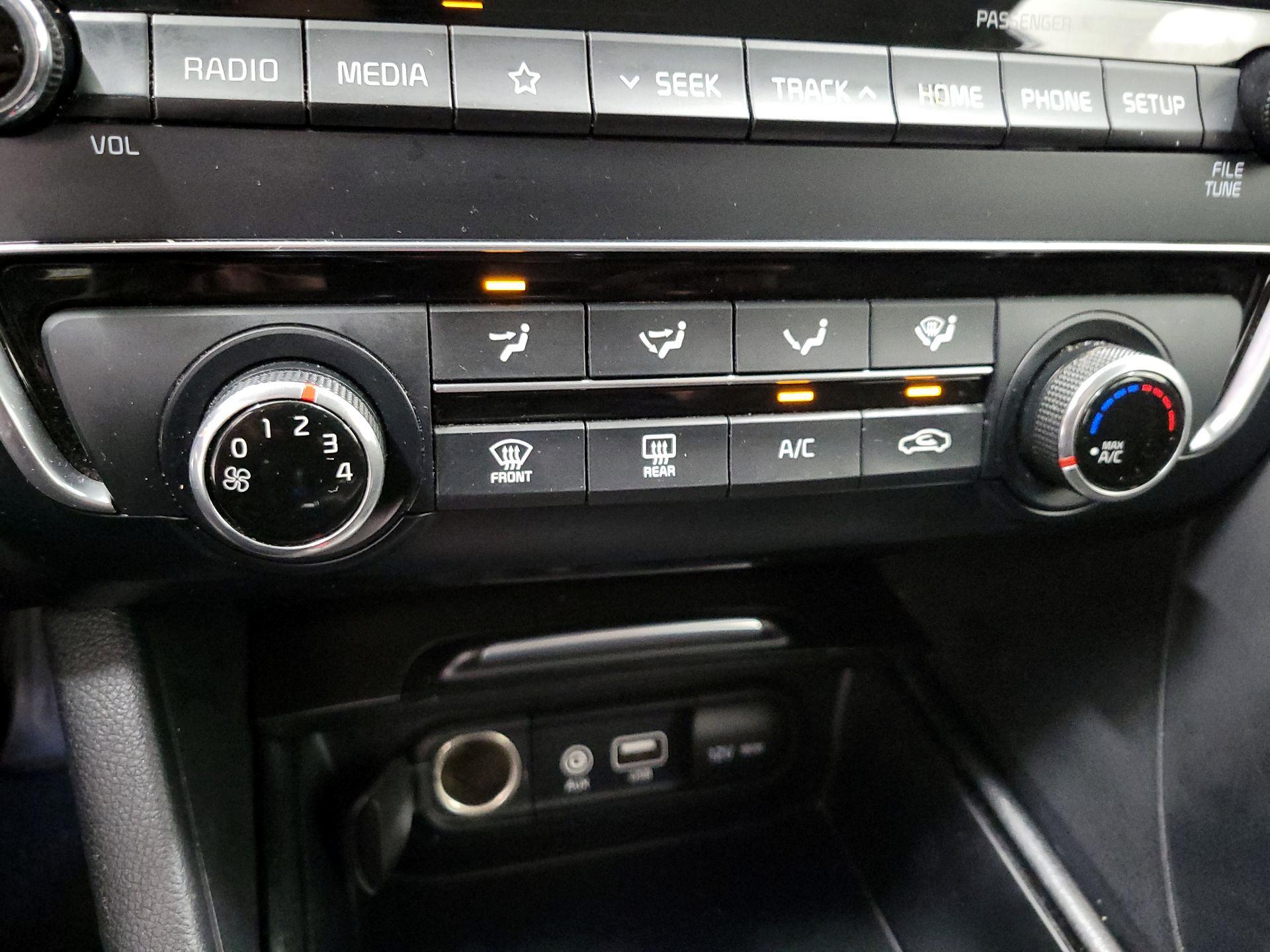 Thumbnail: 2019 Kia Optima - 16