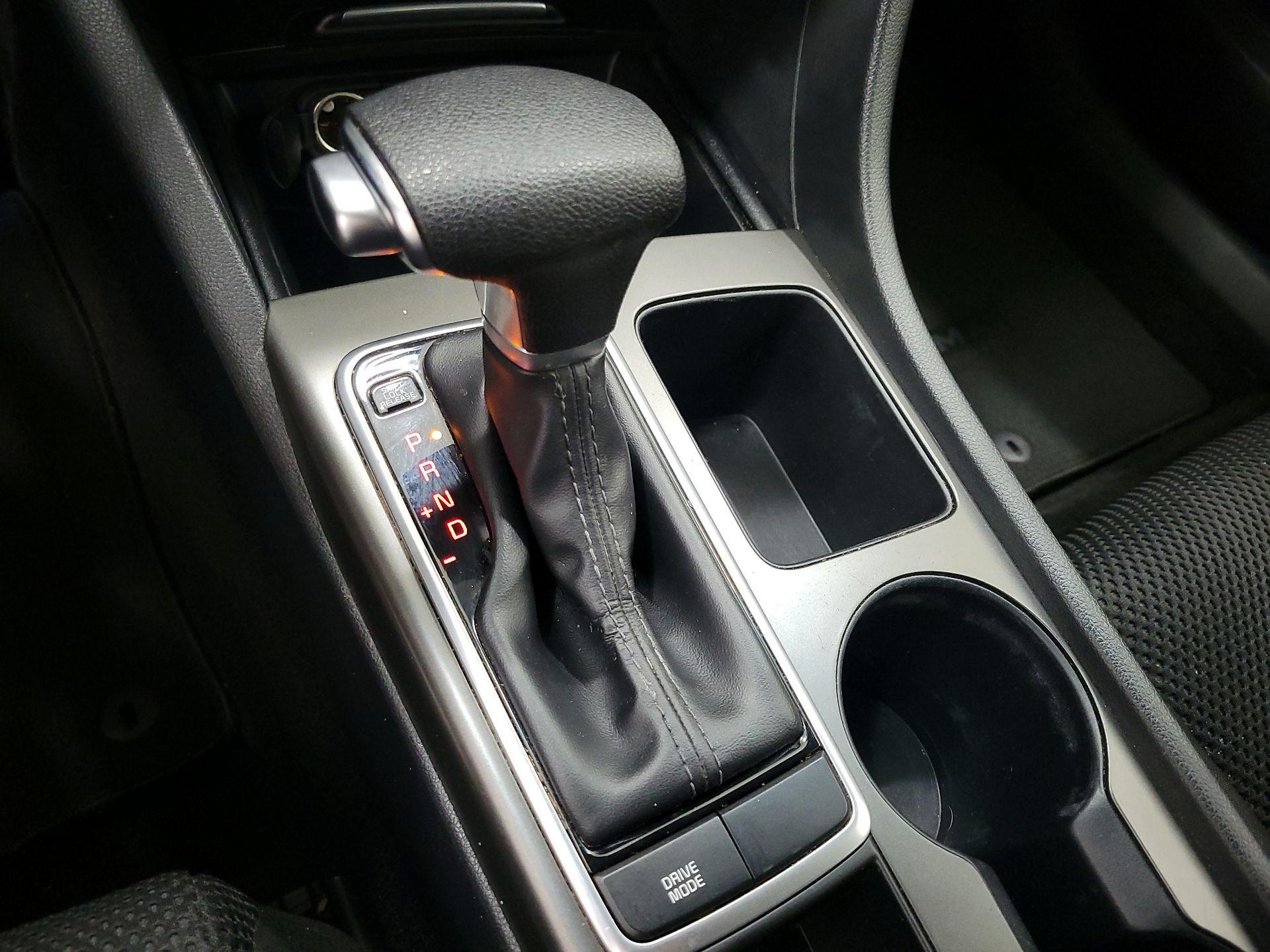 Thumbnail: 2019 Kia Optima - 17