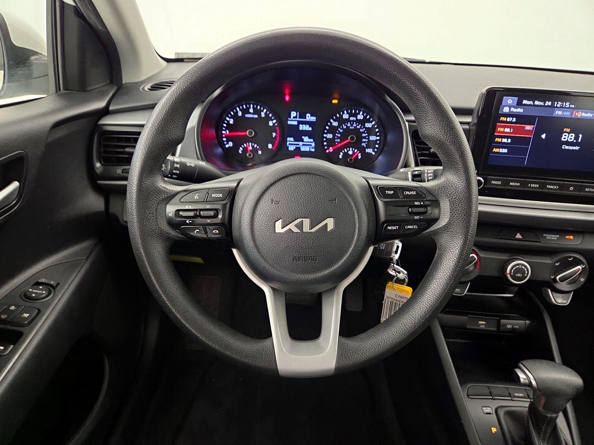 Thumbnail: 2022 Kia Rio - 10