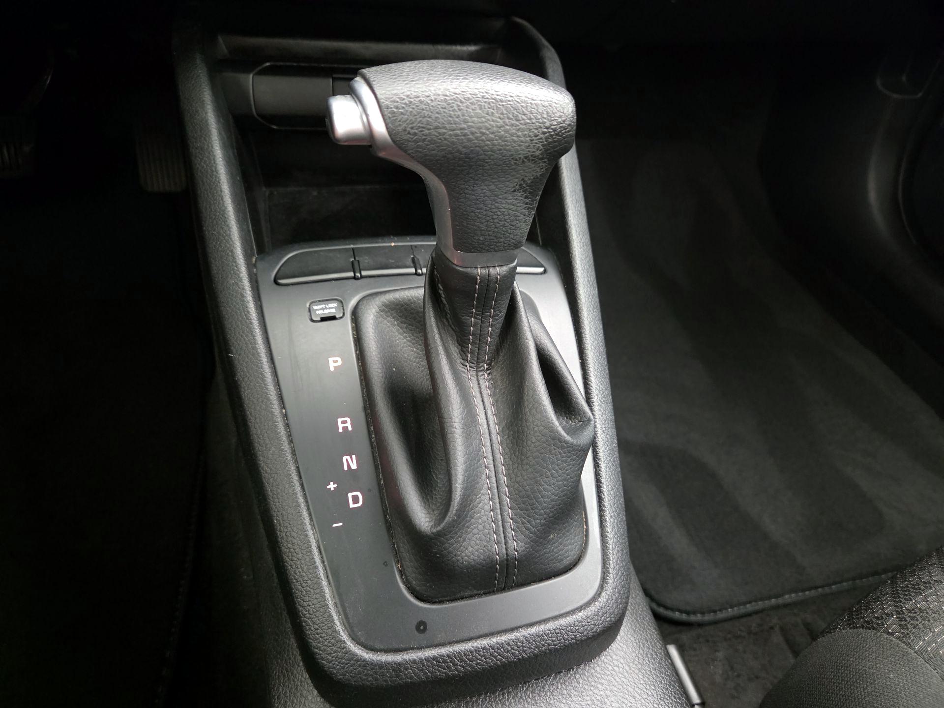 Thumbnail: 2022 Kia Rio - 17