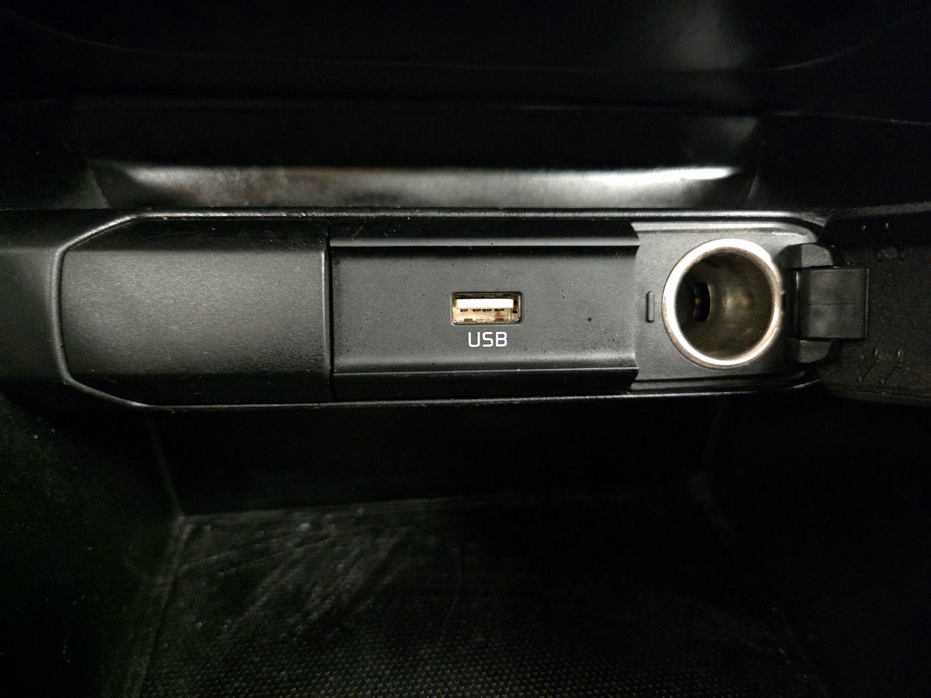 Thumbnail: 2022 Kia Rio - 18