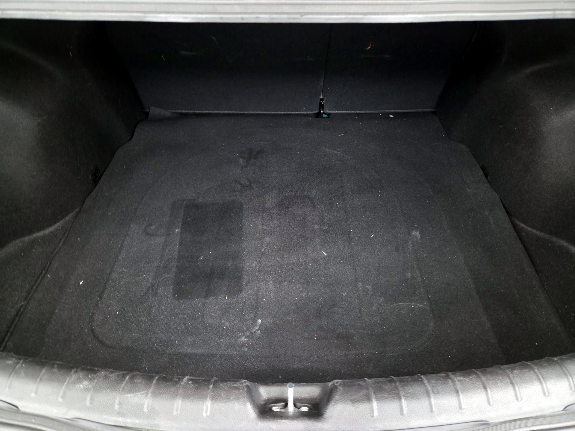 Thumbnail: 2022 Kia Rio - 20