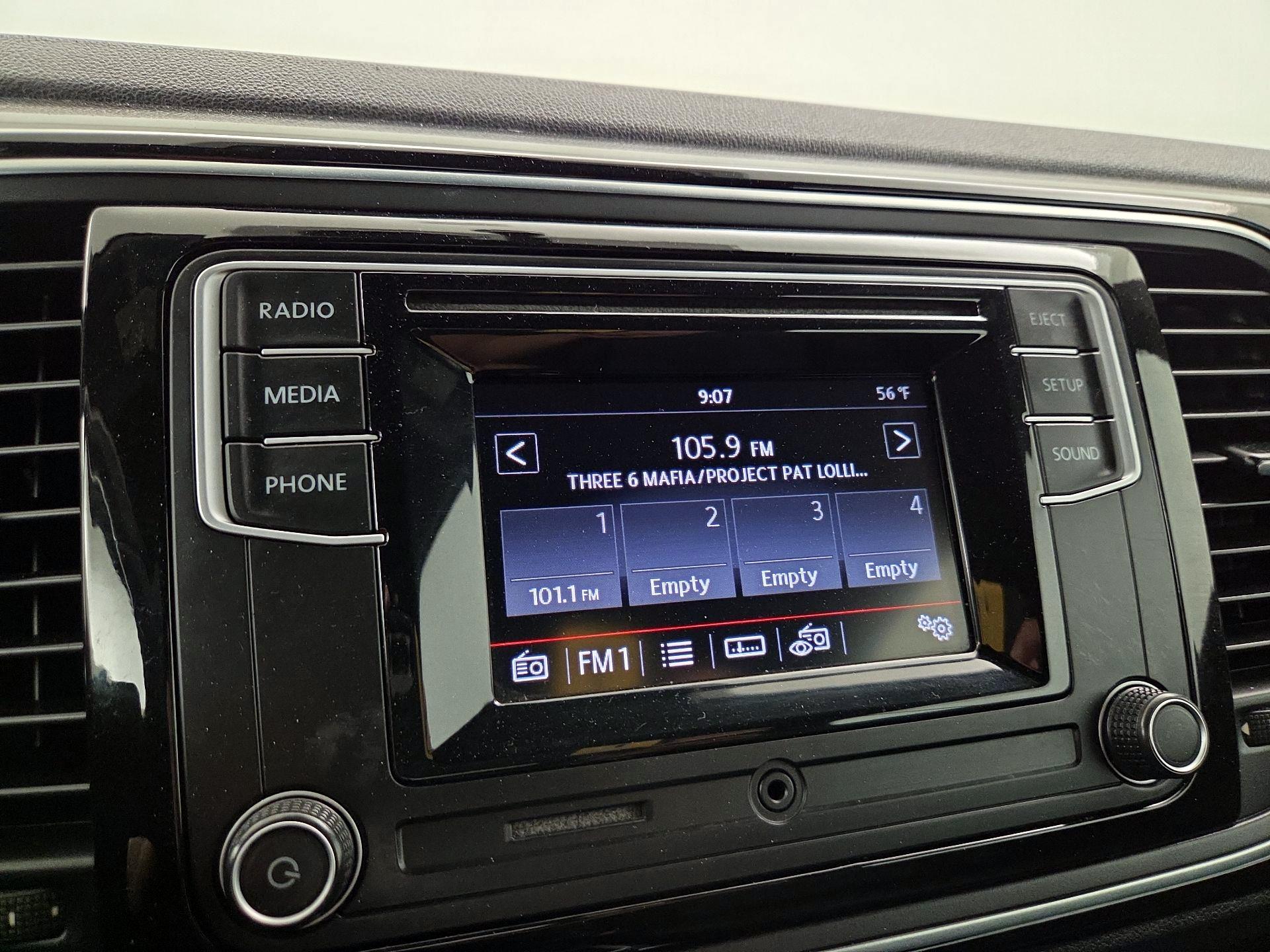 Thumbnail: 2018 Volkswagen Beetle - 15