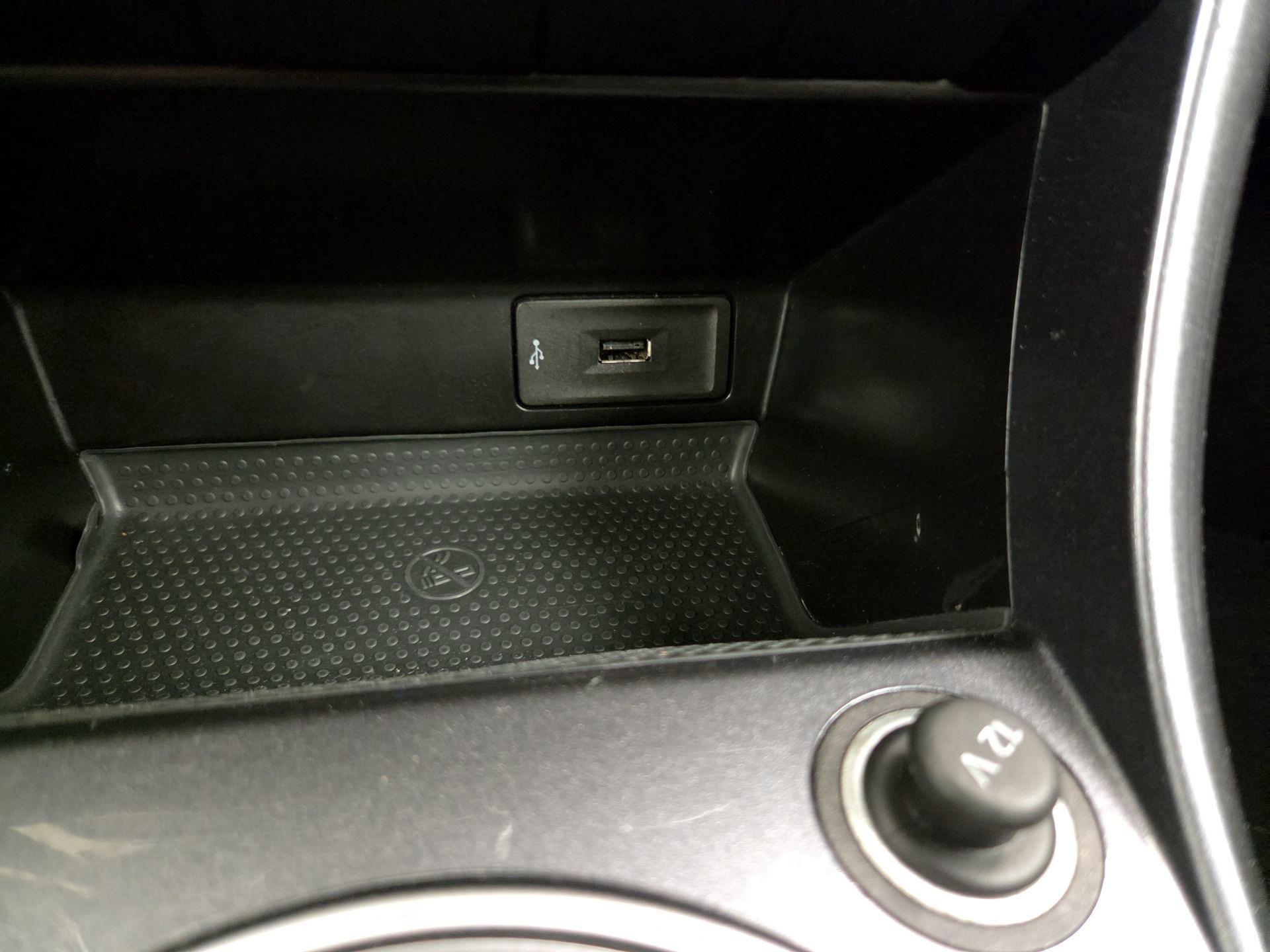 Thumbnail: 2018 Volkswagen Beetle - 18