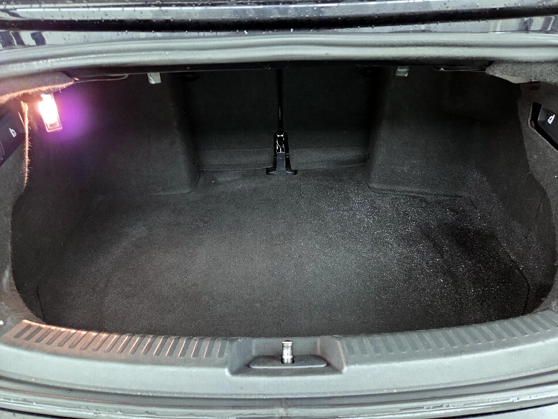 Thumbnail: 2018 Volkswagen Beetle - 20