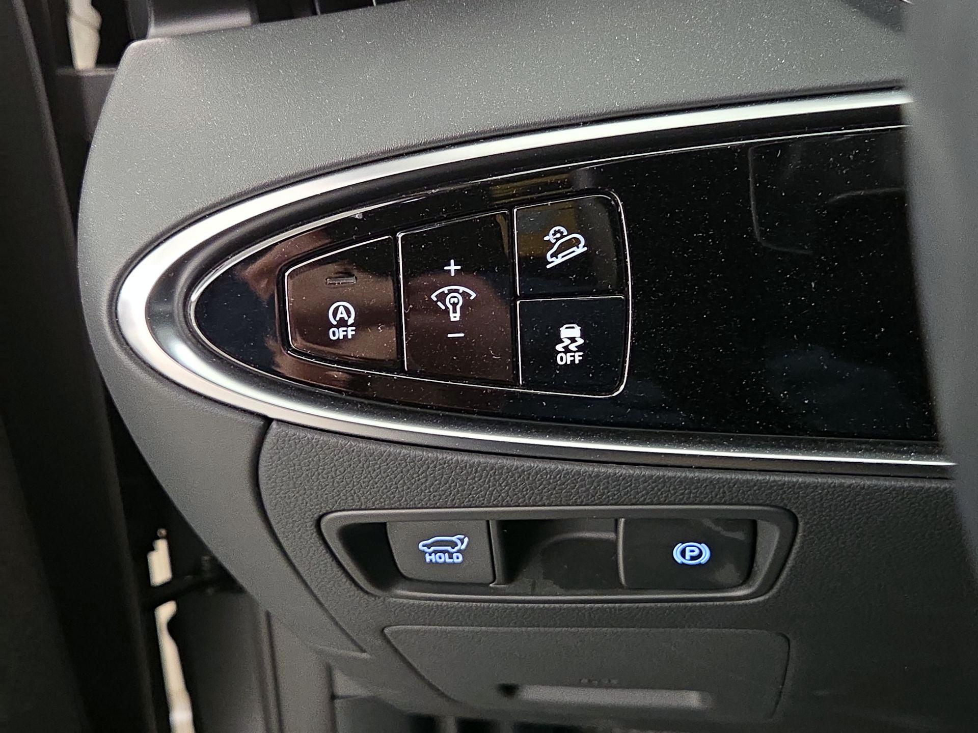 Thumbnail: 2023 Genesis GV70 - 13