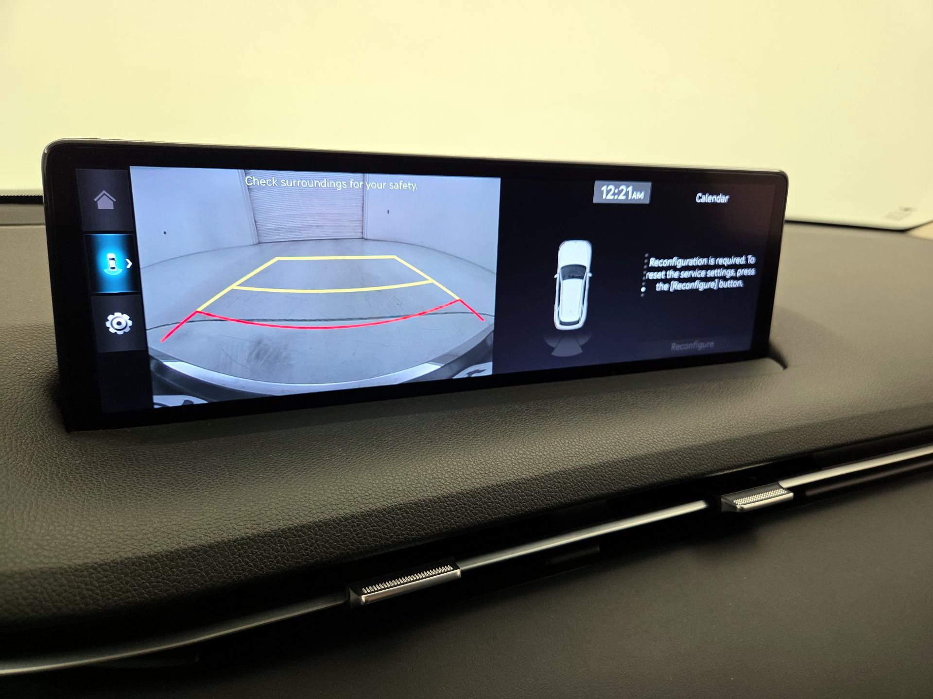 Thumbnail: 2023 Genesis GV70 - 15