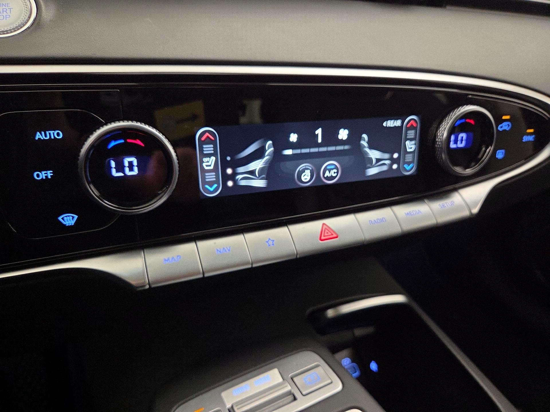 Thumbnail: 2023 Genesis GV70 - 17