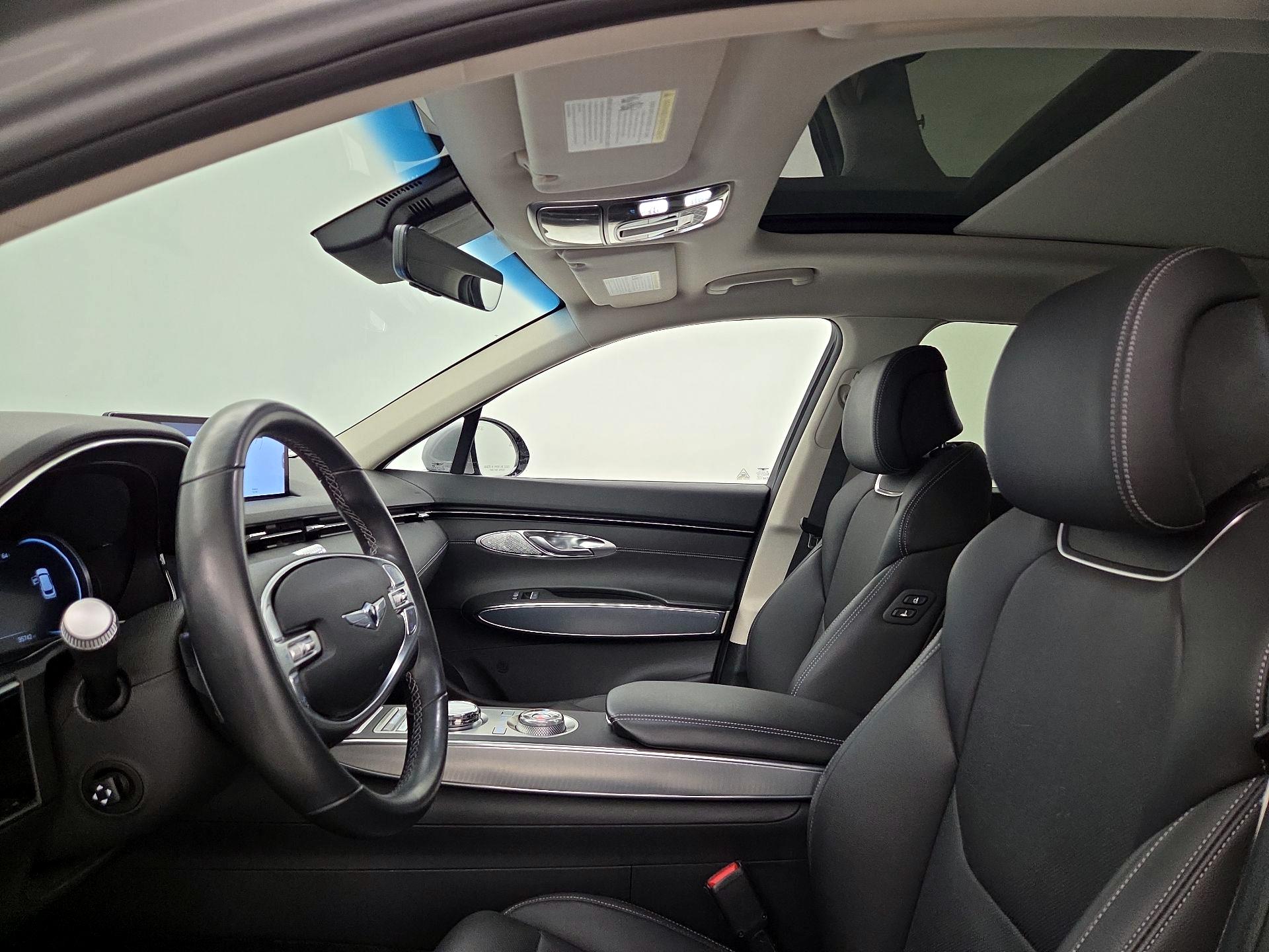 Thumbnail: 2023 Genesis GV70 - 20