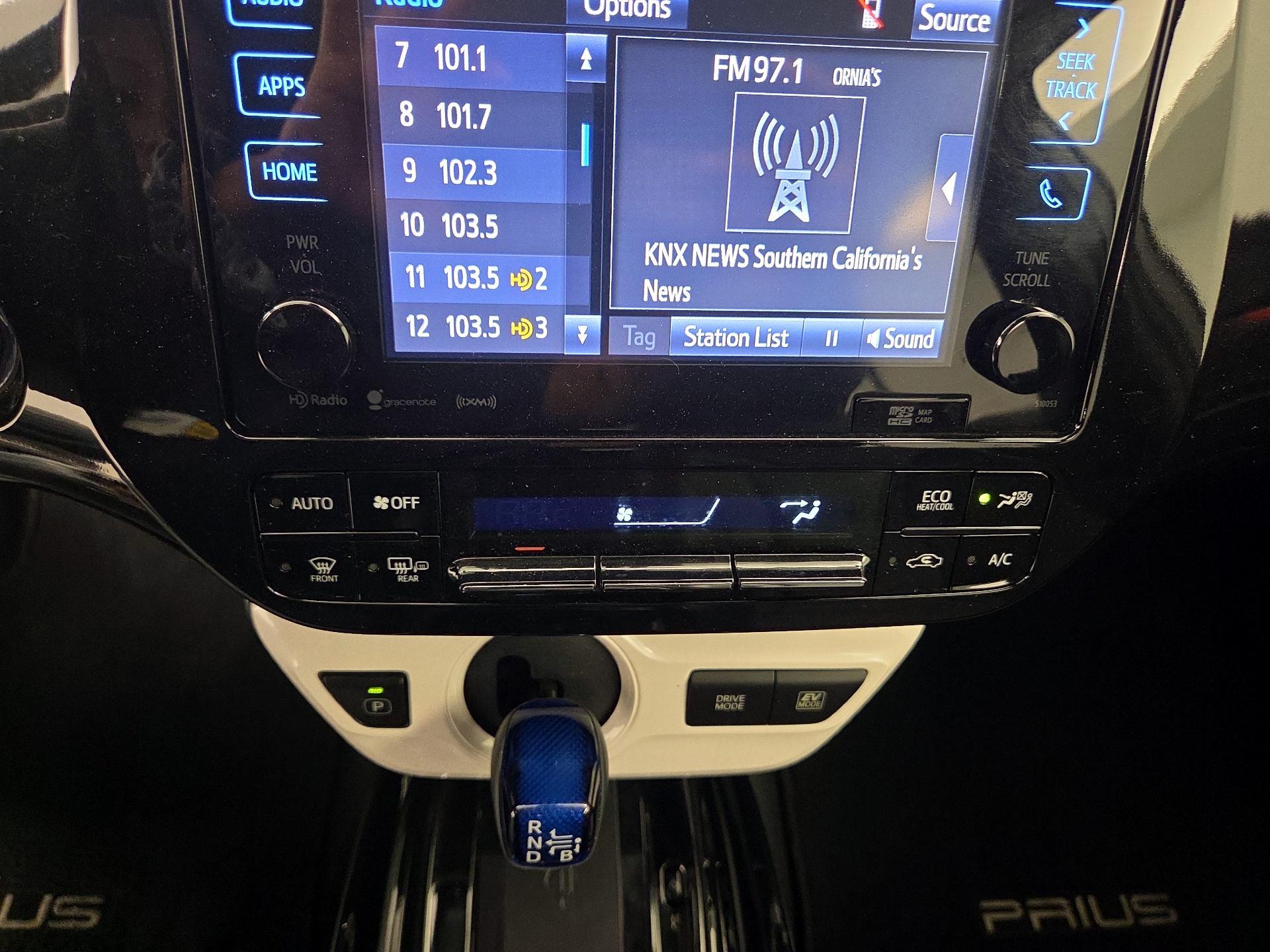 Thumbnail: 2018 Toyota Prius - 17