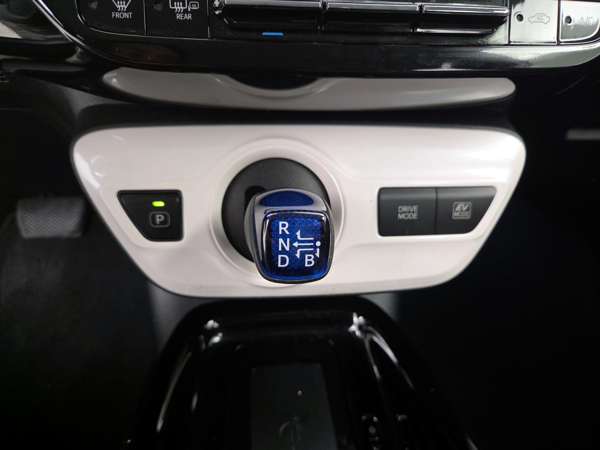 Thumbnail: 2018 Toyota Prius - 18