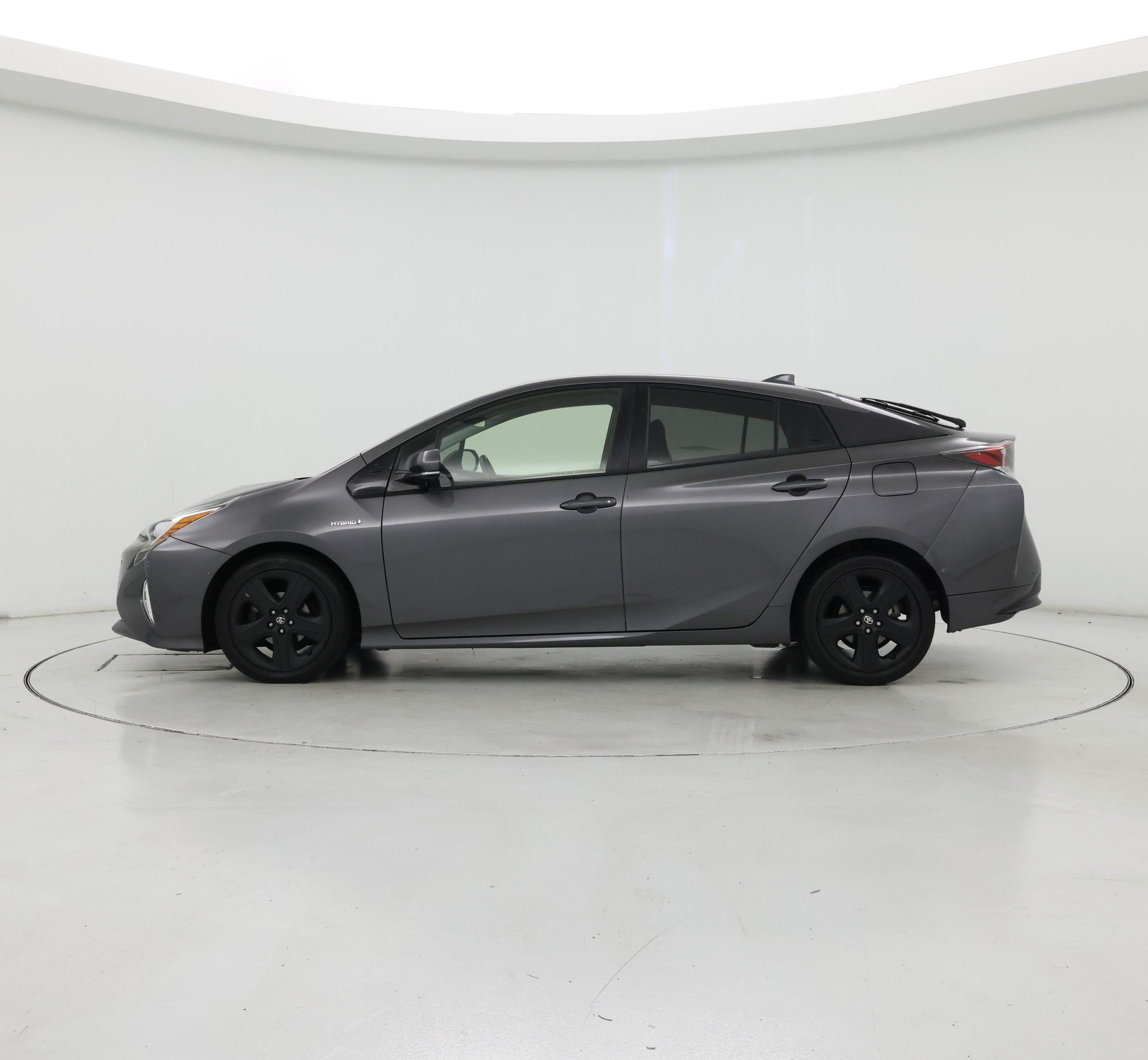 Thumbnail: 2018 Toyota Prius - 3