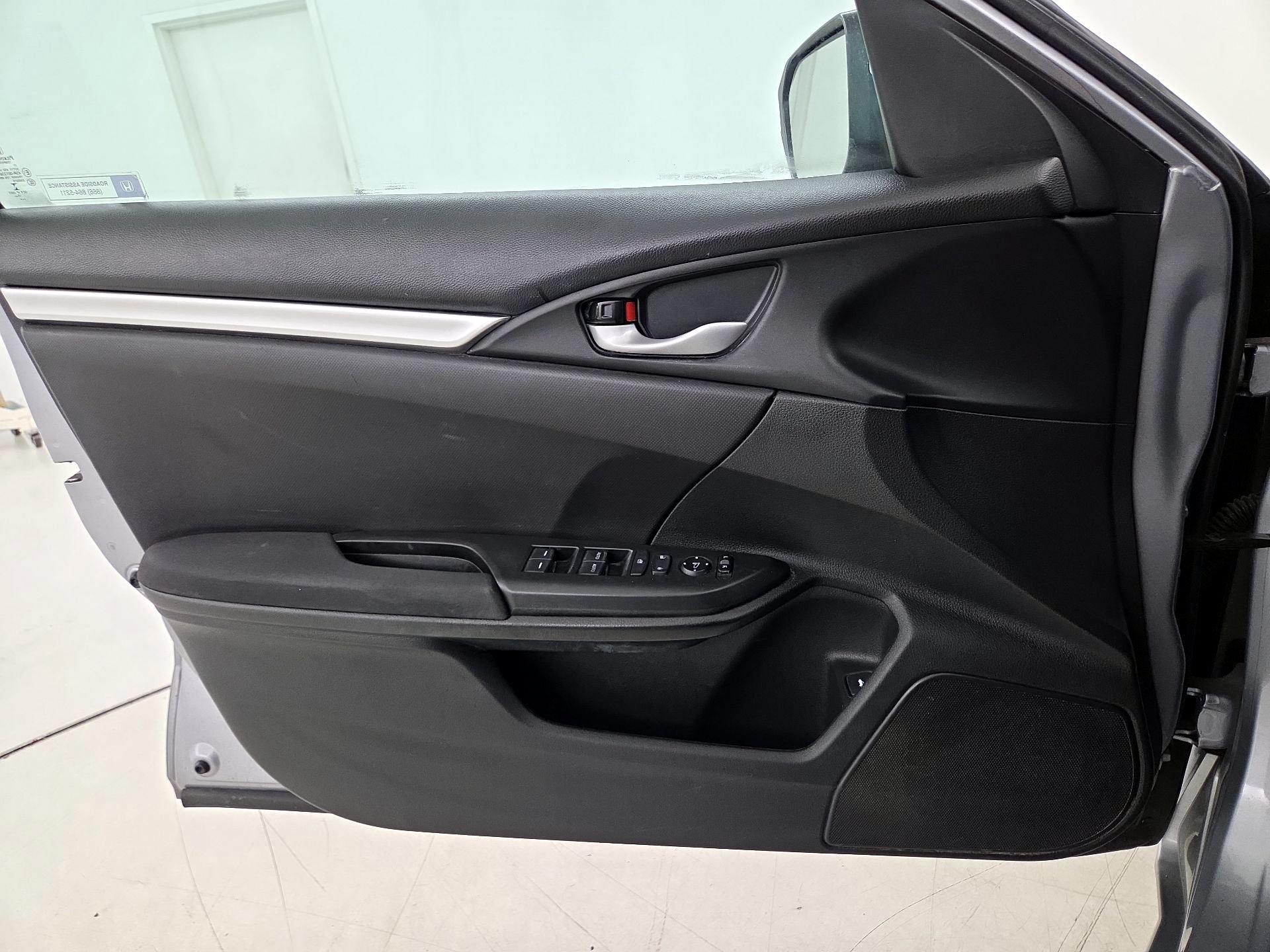 Thumbnail: 2018 Honda Civic - 12