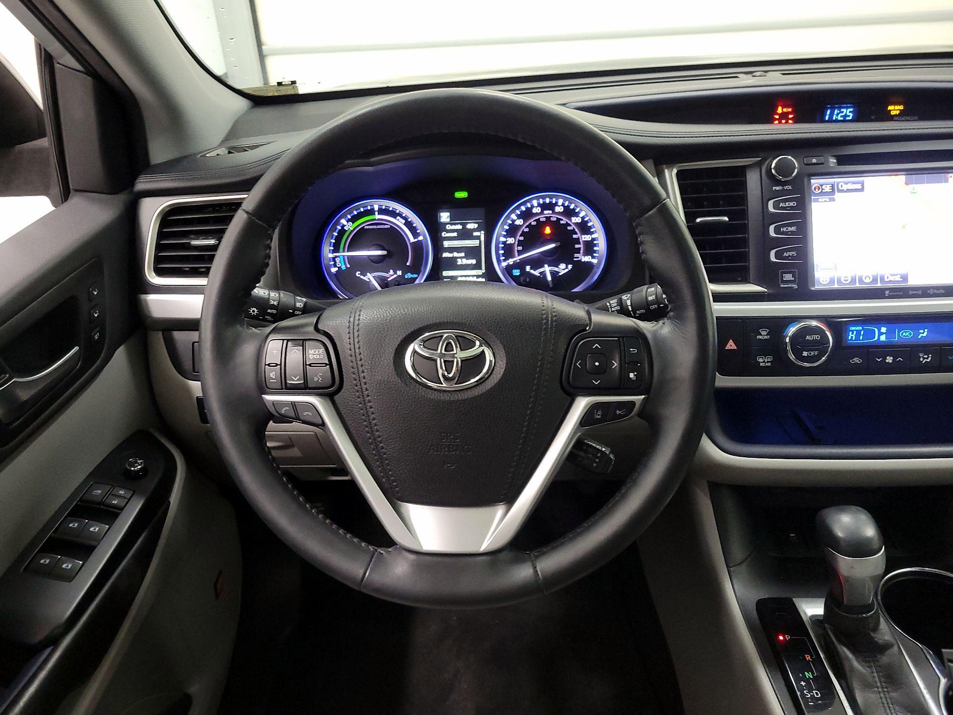 Thumbnail: 2019 Toyota Highlander - 10