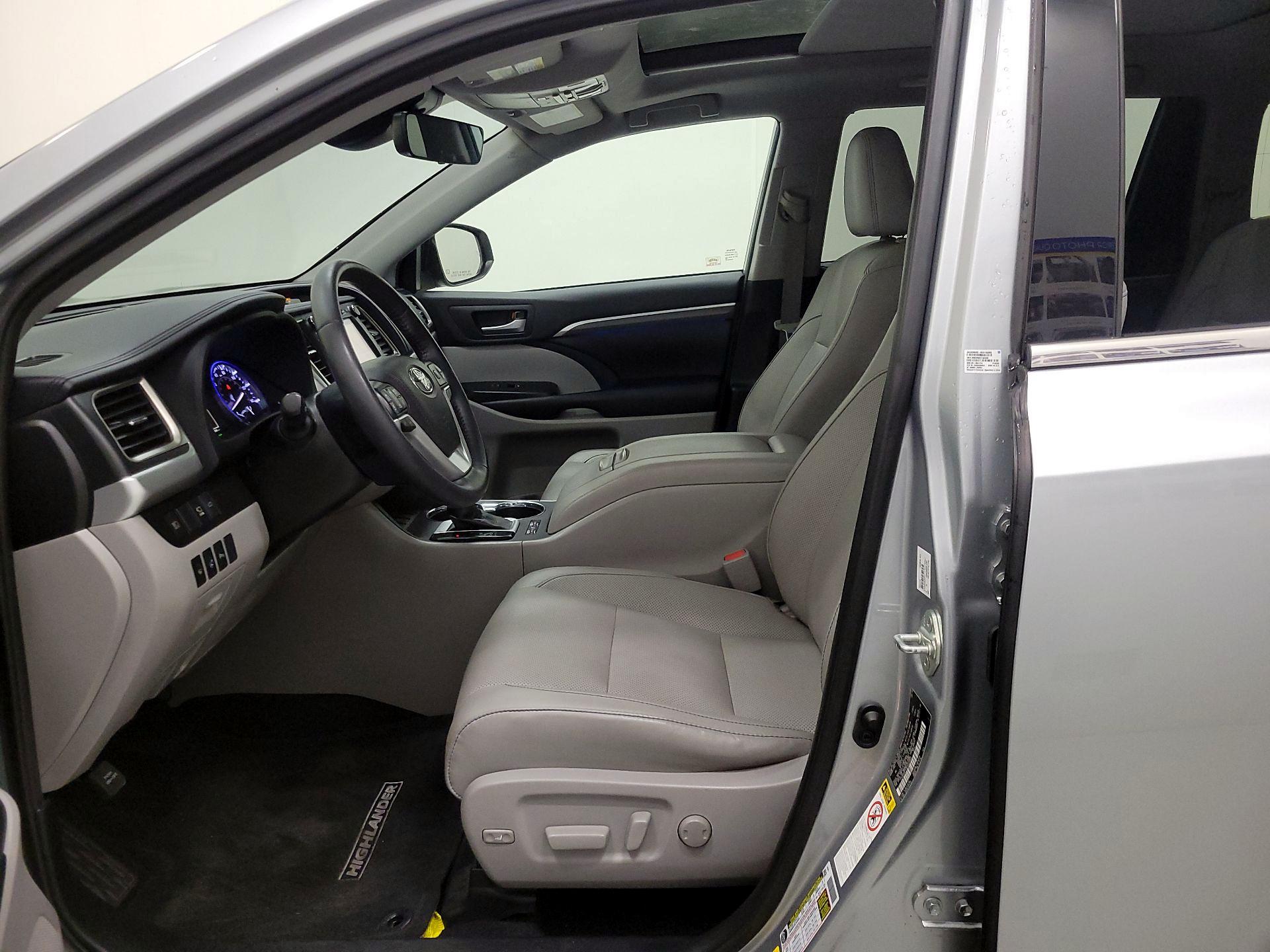 Thumbnail: 2019 Toyota Highlander - 11