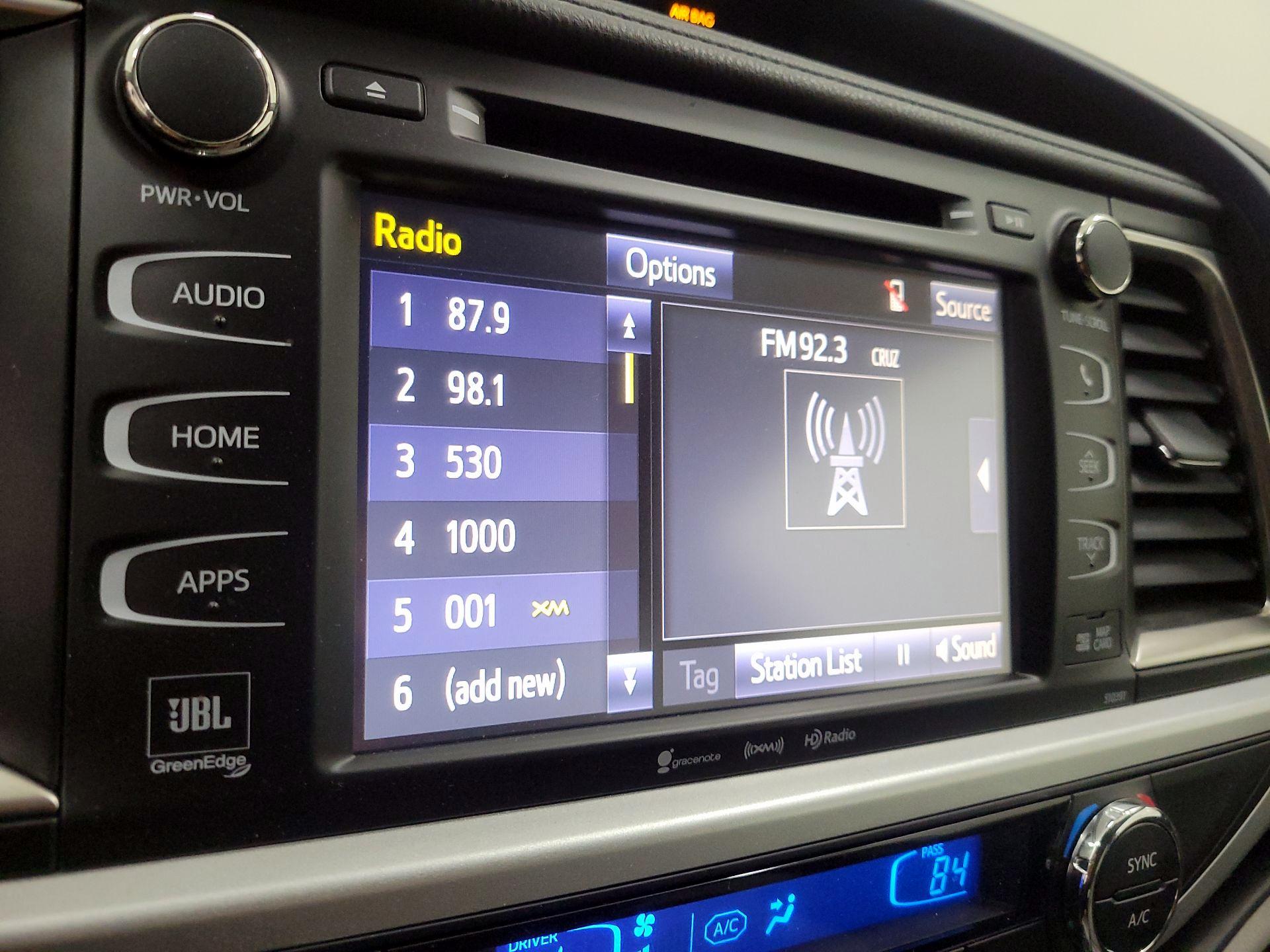 Thumbnail: 2019 Toyota Highlander - 16