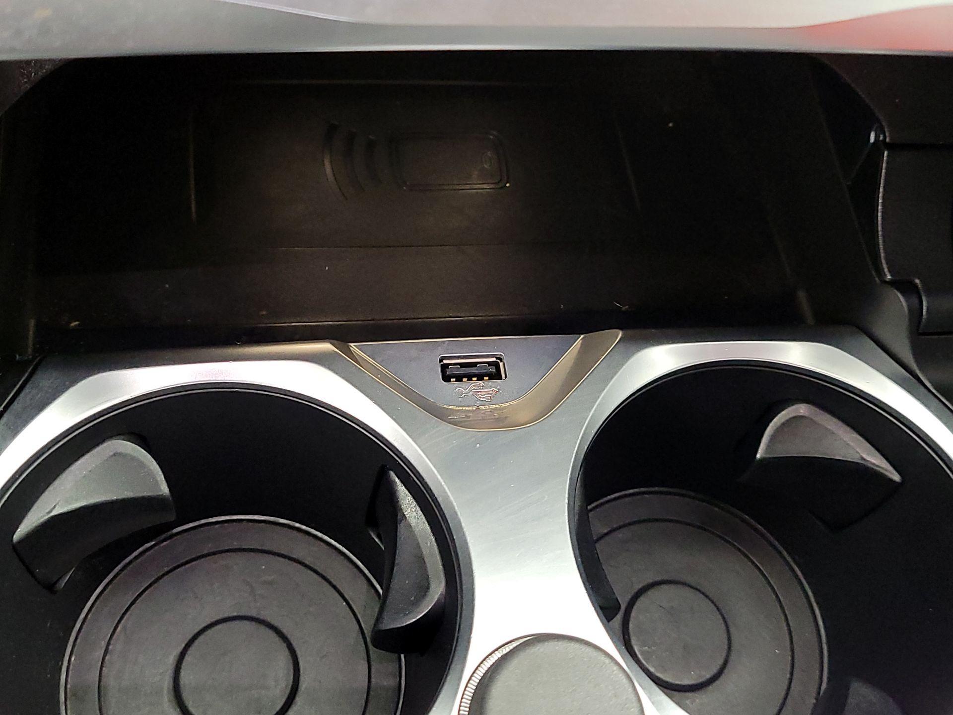 Thumbnail: 2022 BMW 8 Series - 19