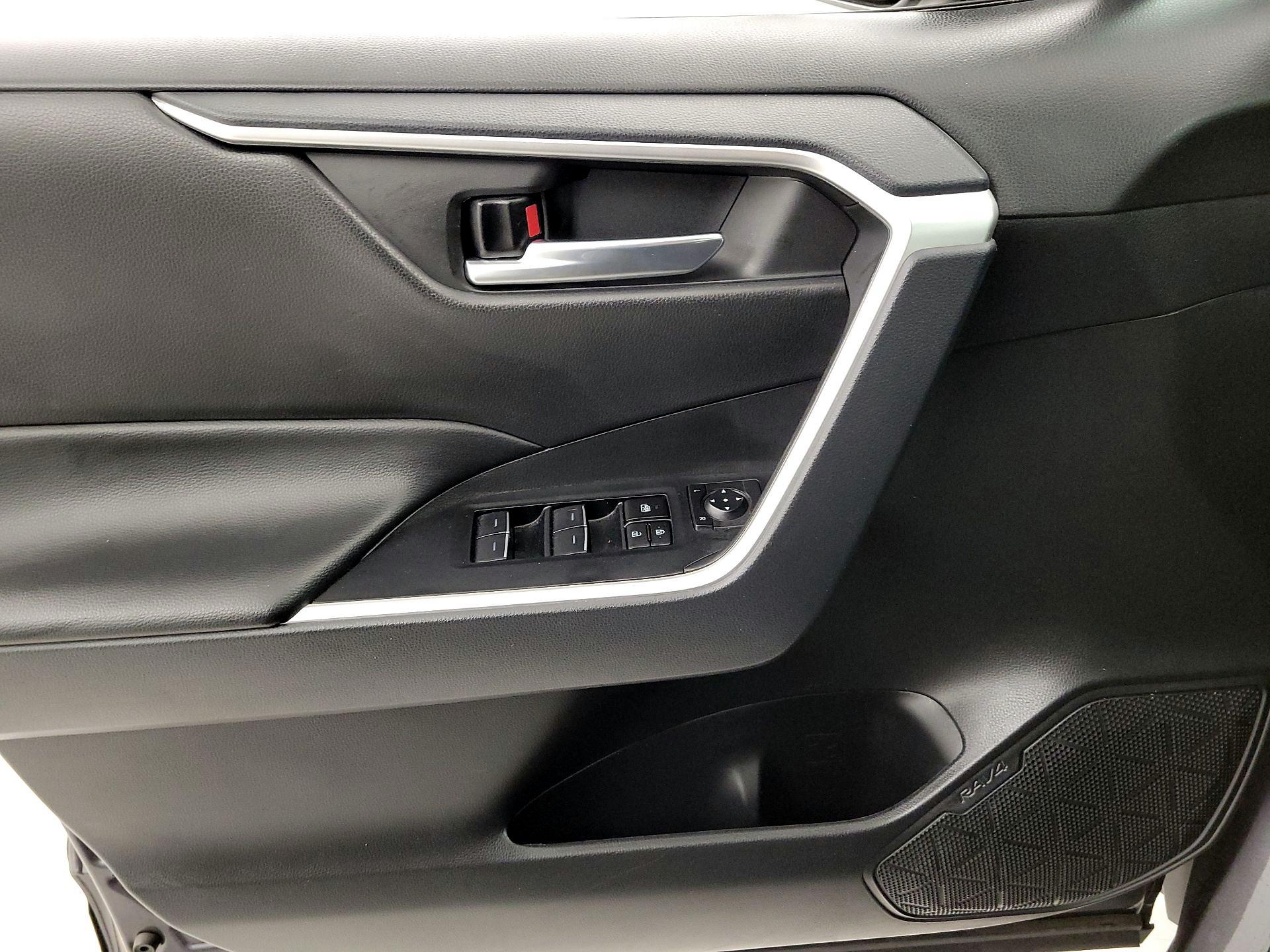 Thumbnail: 2024 Toyota RAV4 - 12