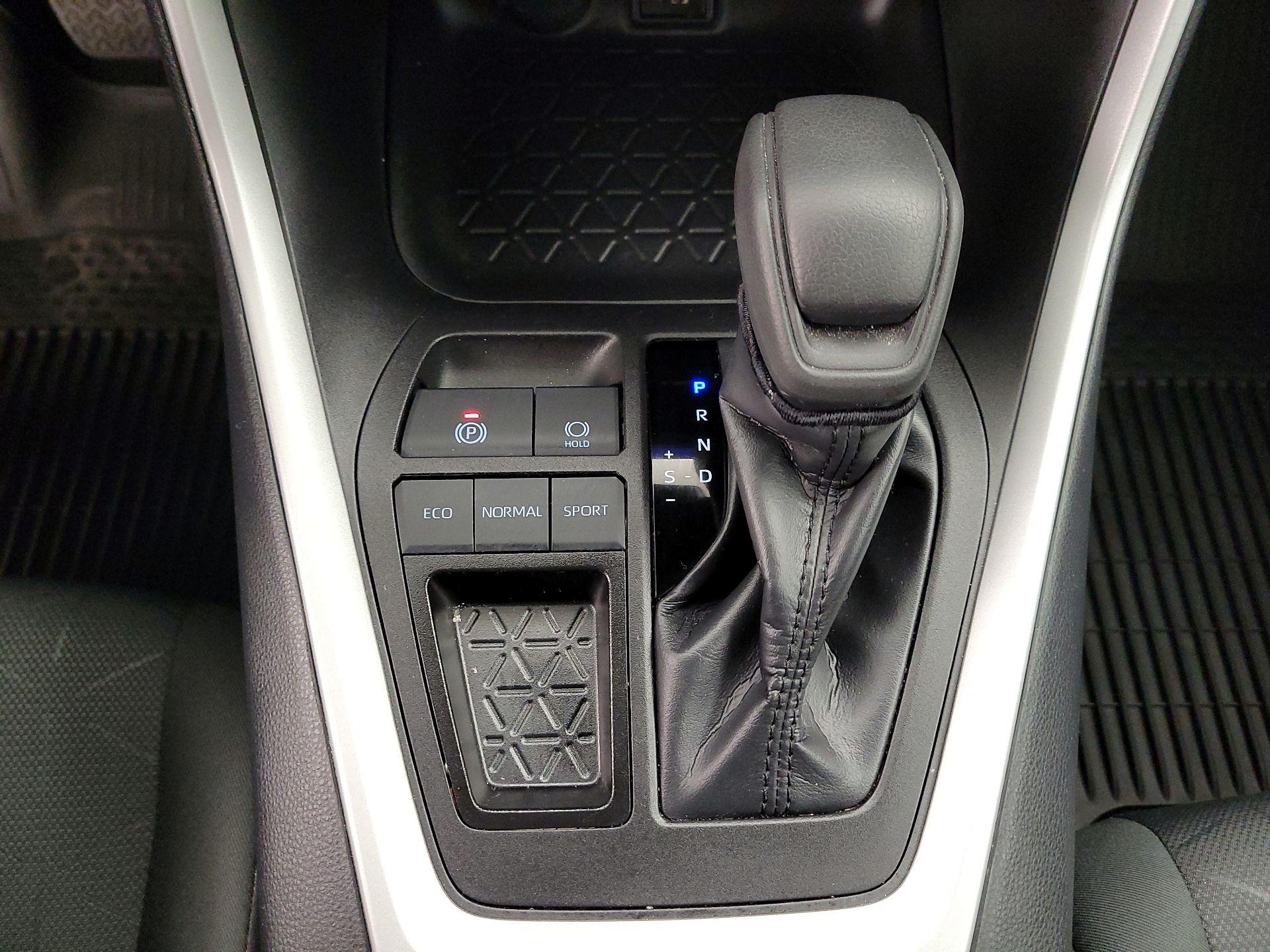 Thumbnail: 2024 Toyota RAV4 - 17