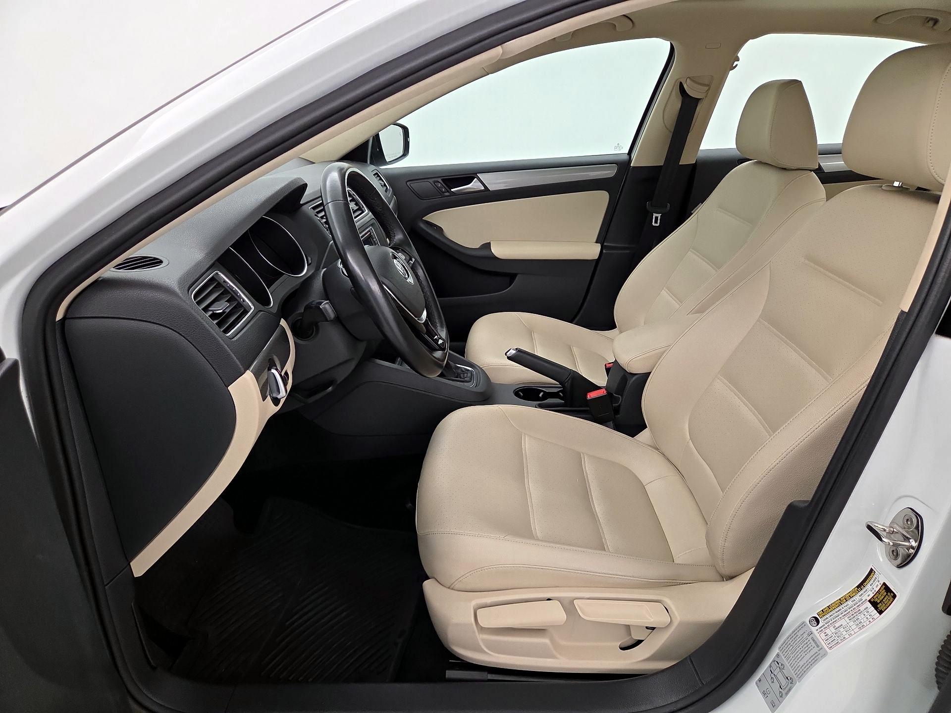 Thumbnail: 2017 Volkswagen Jetta - 11