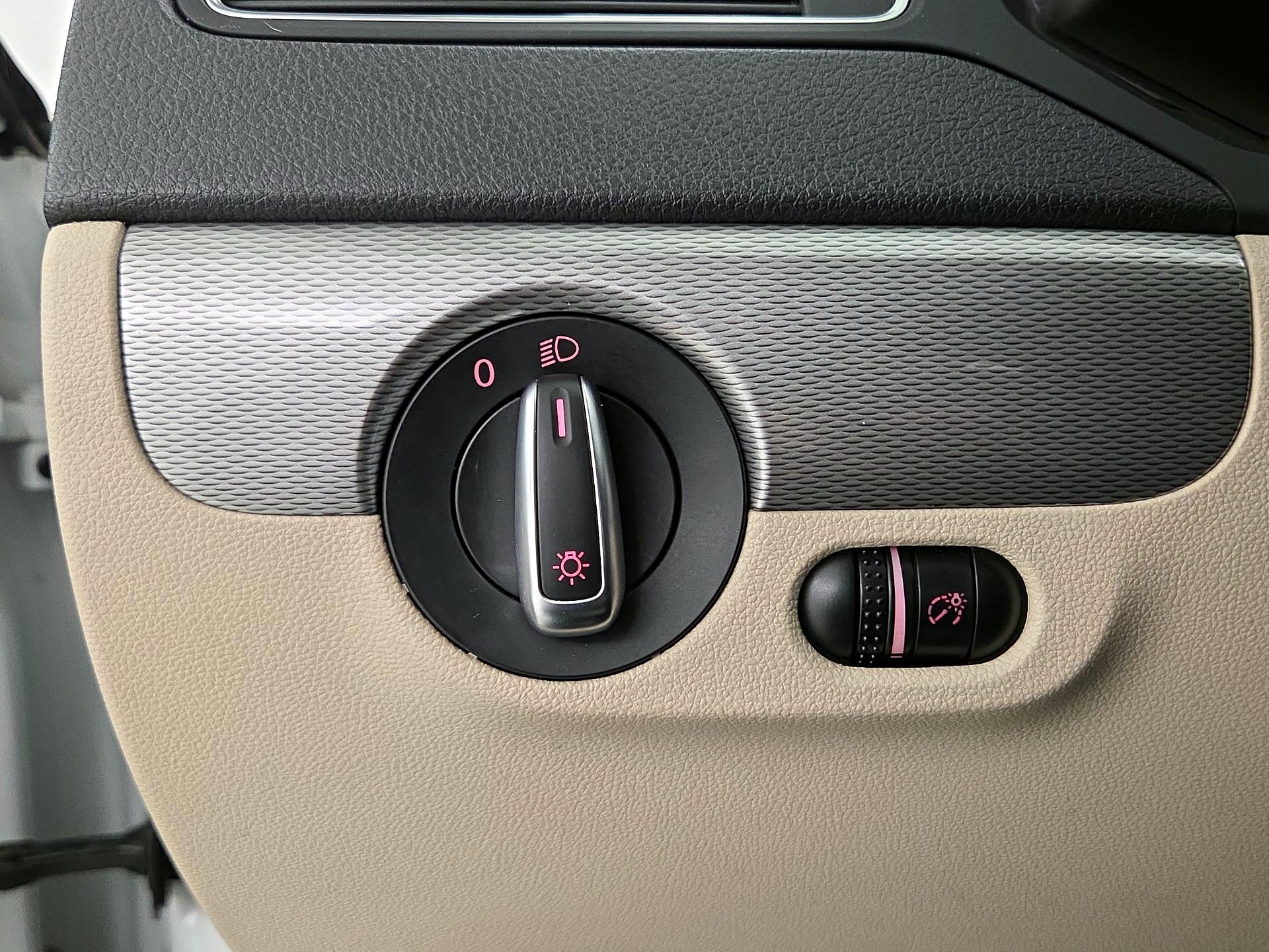 Thumbnail: 2017 Volkswagen Jetta - 13