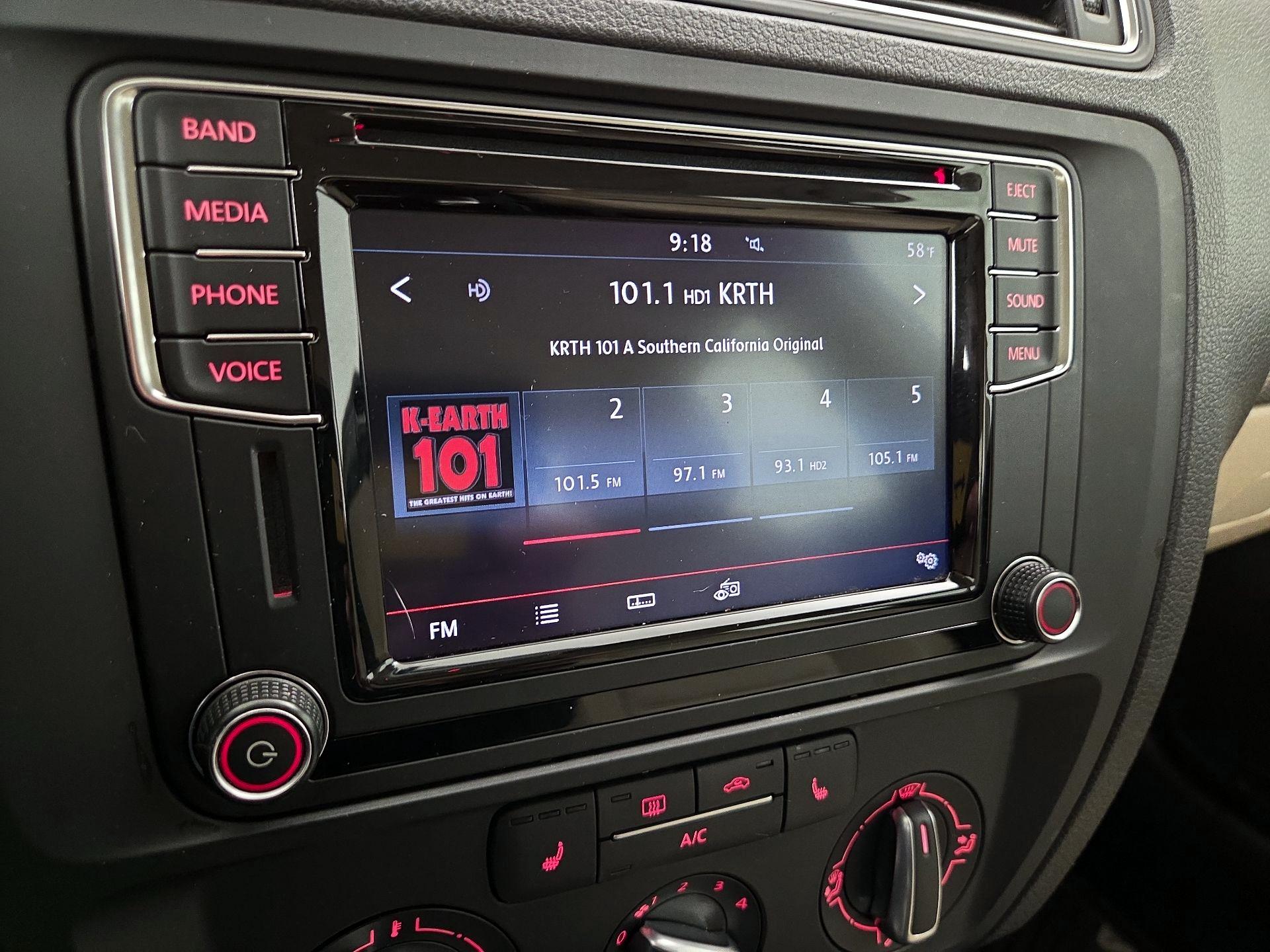 Thumbnail: 2017 Volkswagen Jetta - 15