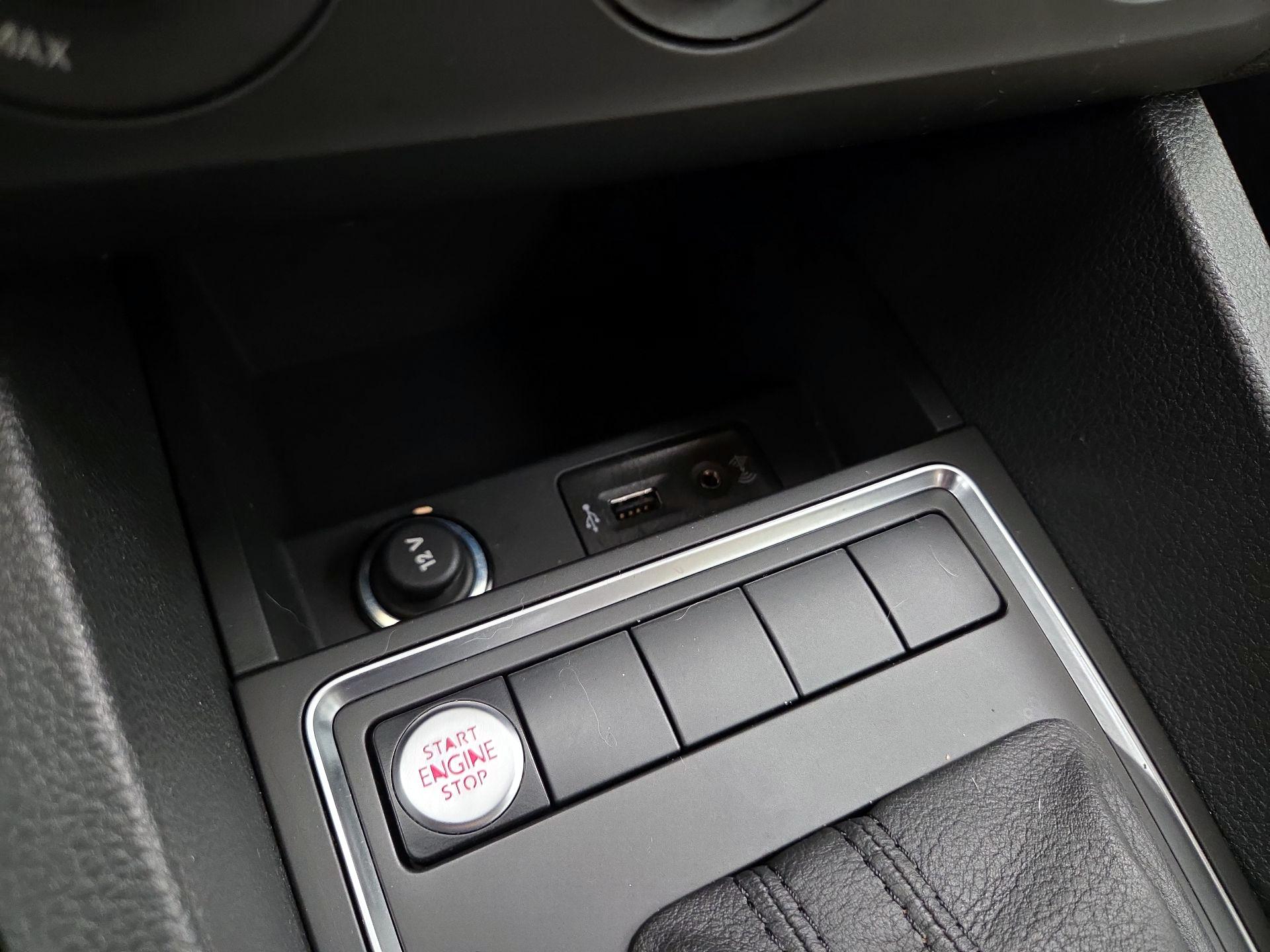 Thumbnail: 2017 Volkswagen Jetta - 18