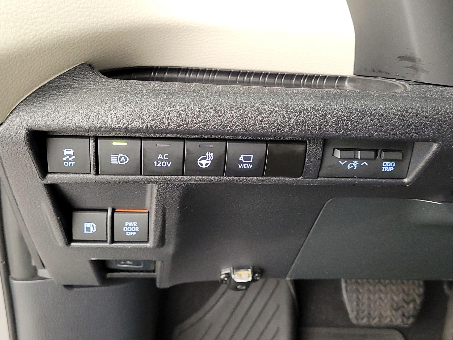 Thumbnail: 2024 Toyota Sienna - 13