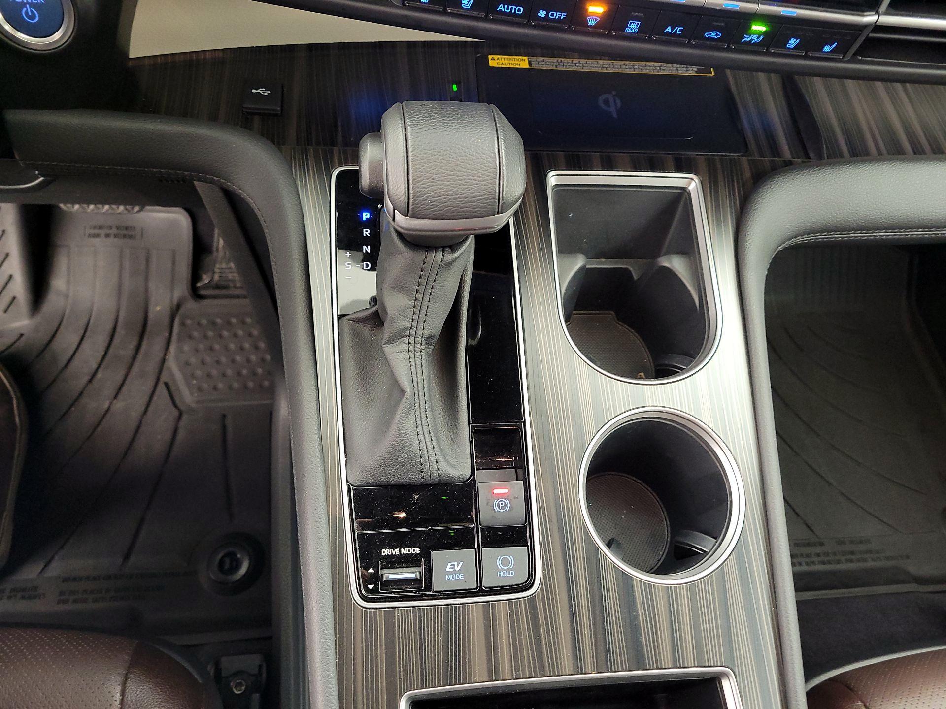 Thumbnail: 2024 Toyota Sienna - 18