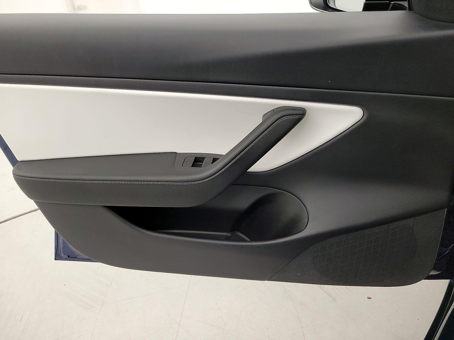 Thumbnail: 2021 Tesla Model 3 - 12