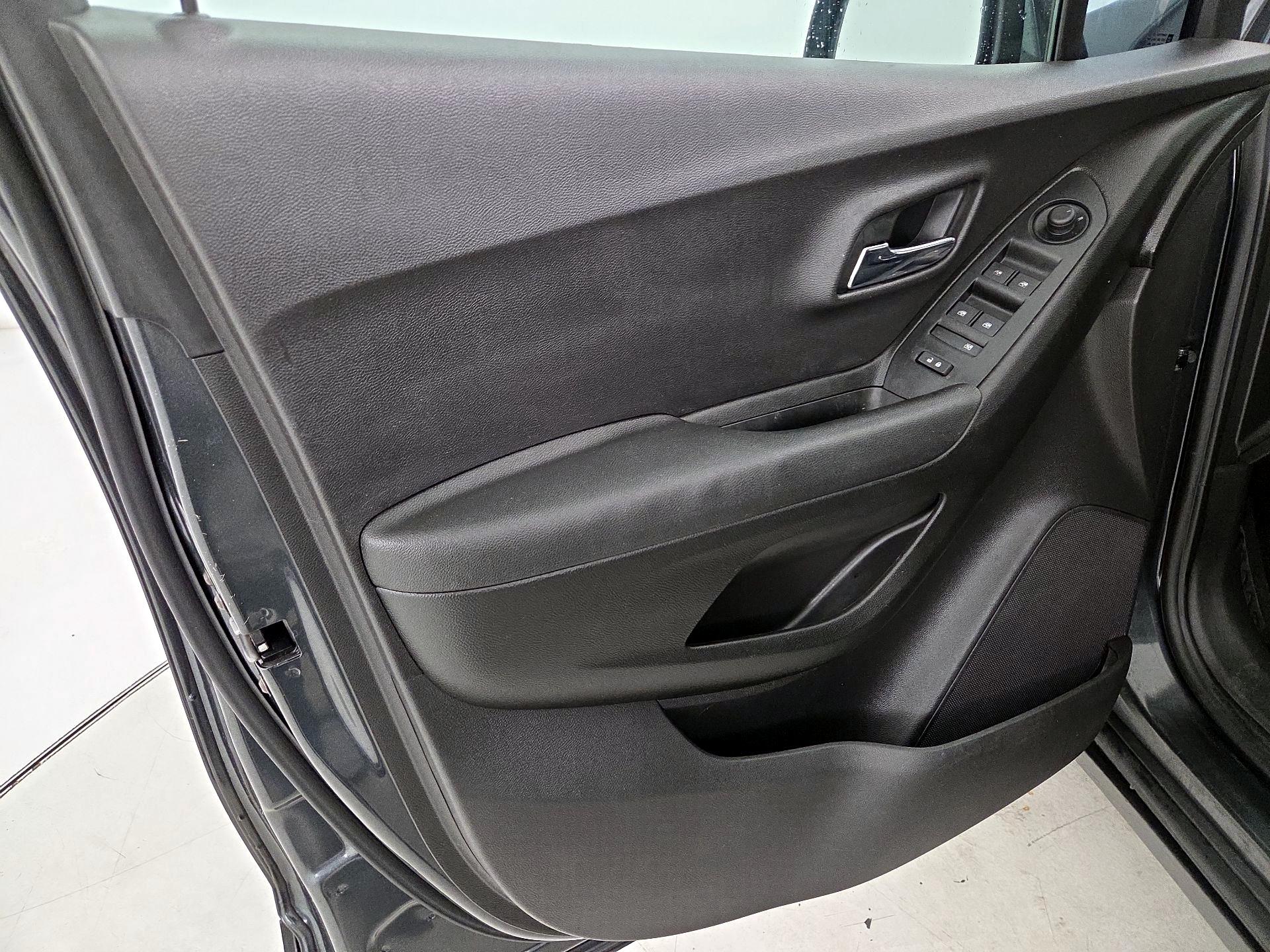 Thumbnail: 2019 Chevrolet Trax - 12